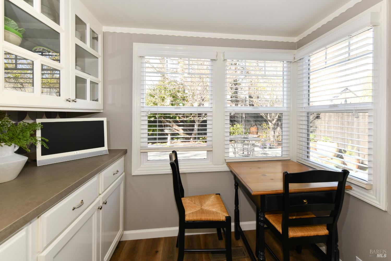 Detail Gallery Image 11 of 44 For 1142 Legion Ave, Napa,  CA 94559 - 2 Beds | 1 Baths