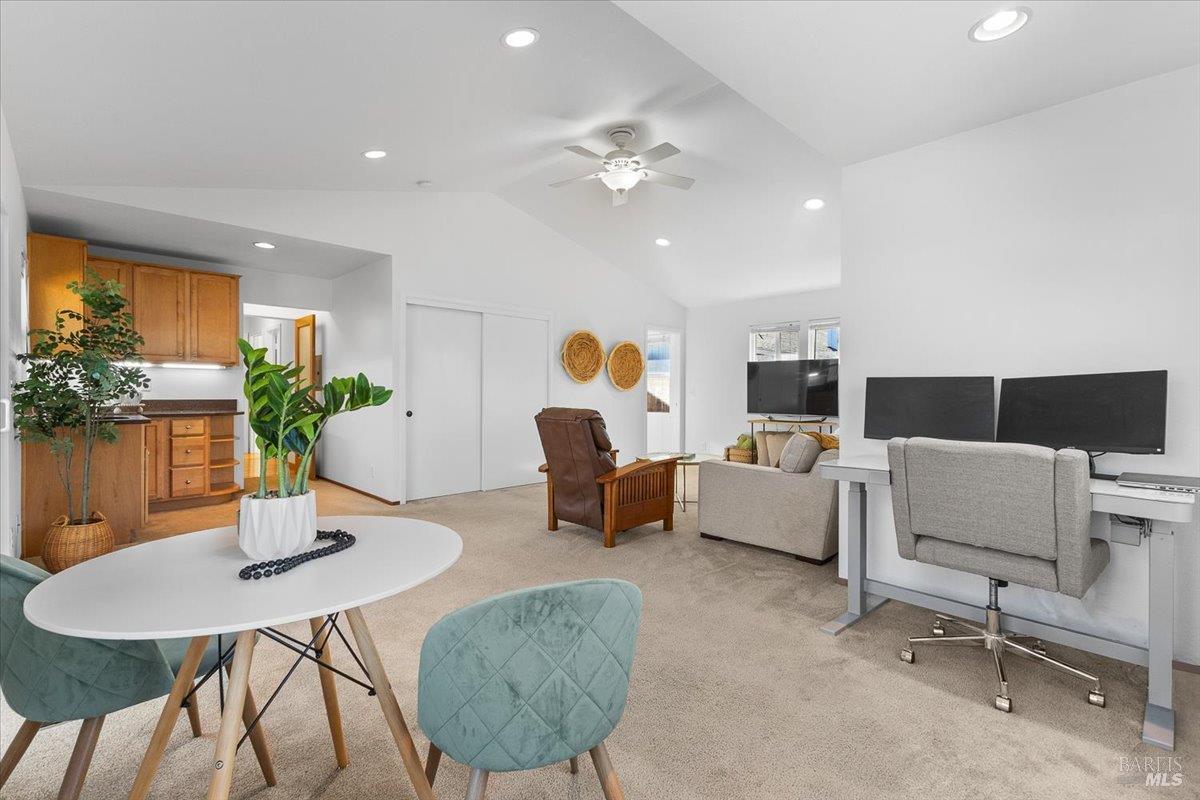 Detail Gallery Image 26 of 43 For 2257 White Chapel Ct, Santa Rosa,  CA 95401 - 3 Beds | 3 Baths