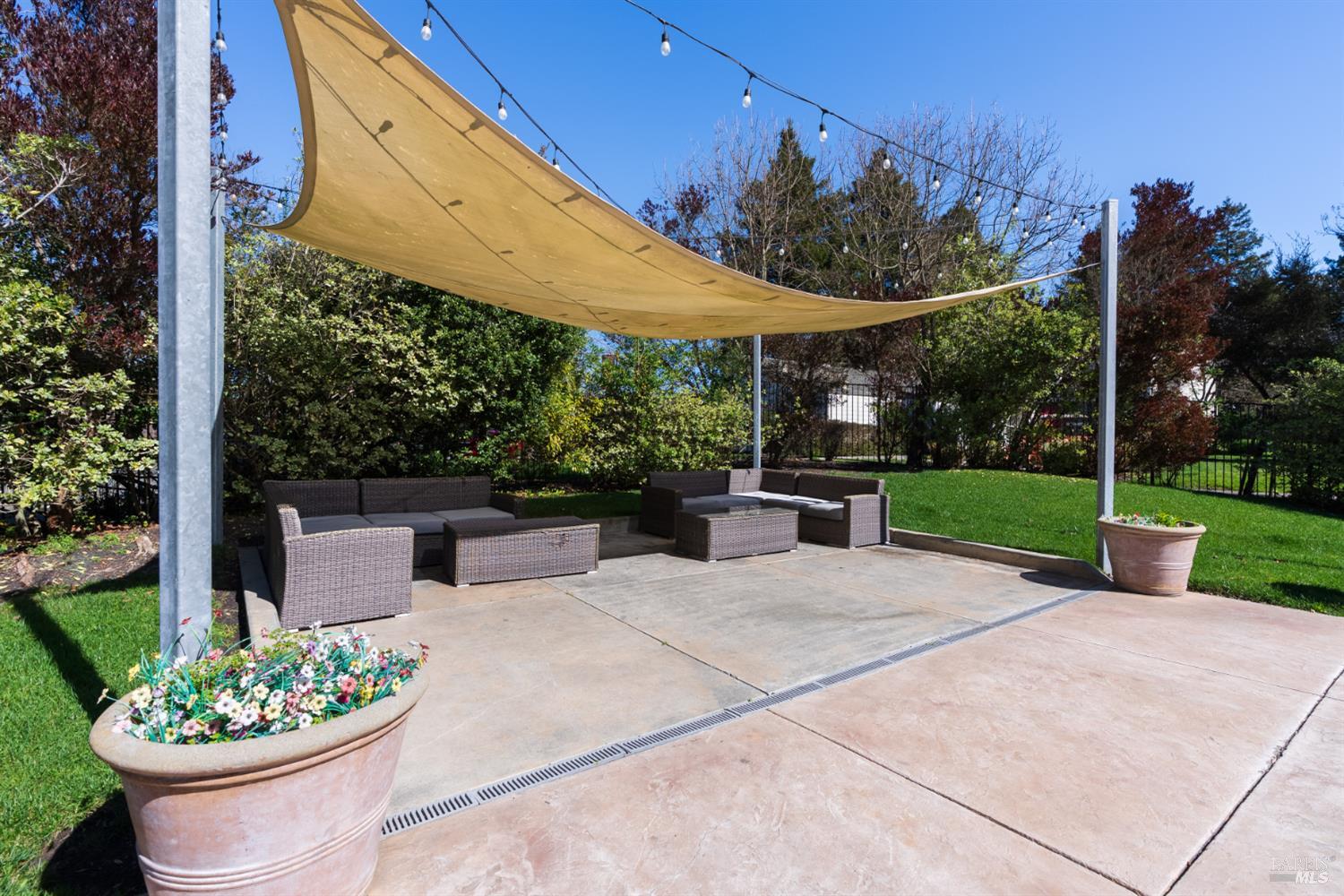 Detail Gallery Image 34 of 42 For 225 Burt St #3,  Santa Rosa,  CA 95407 - 2 Beds | 2 Baths