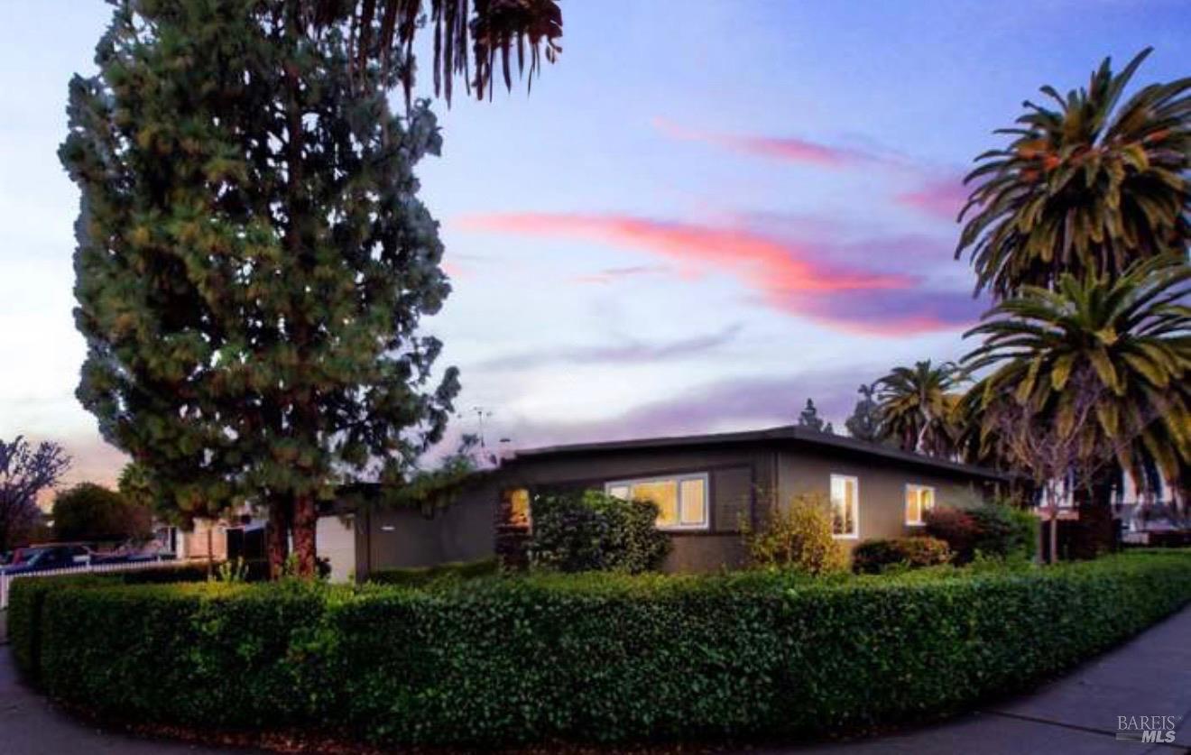 Front Image Thumbnail for BA326015889