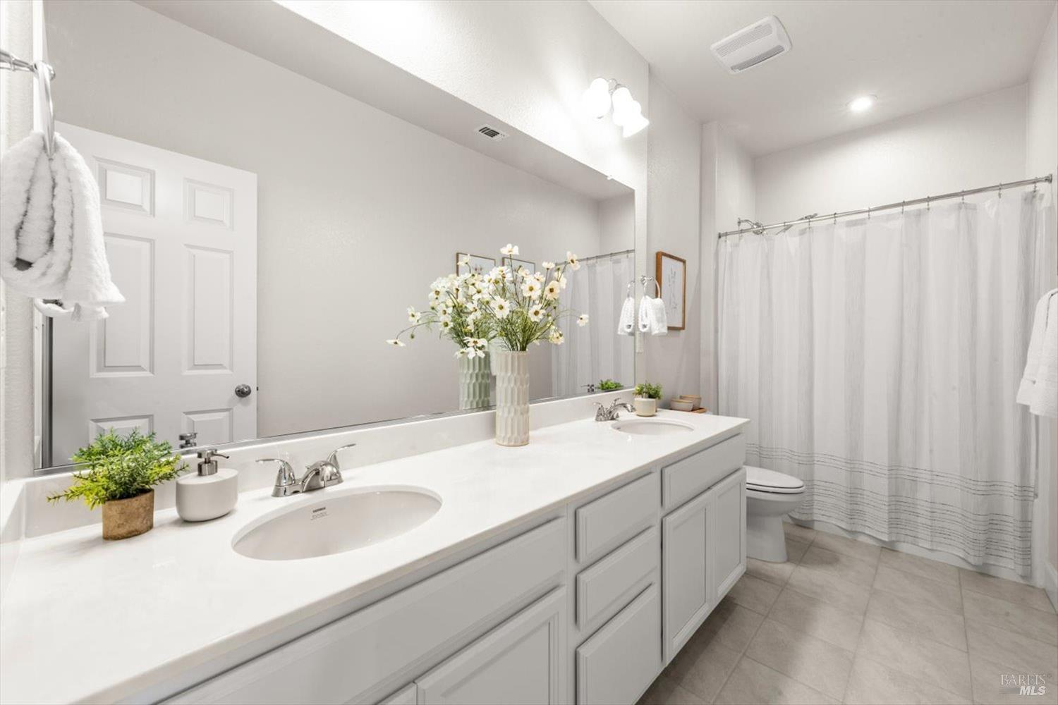 Detail Gallery Image 68 of 97 For 710 Fielding Way, Dixon,  CA 95620 - 5 Beds | 4 Baths