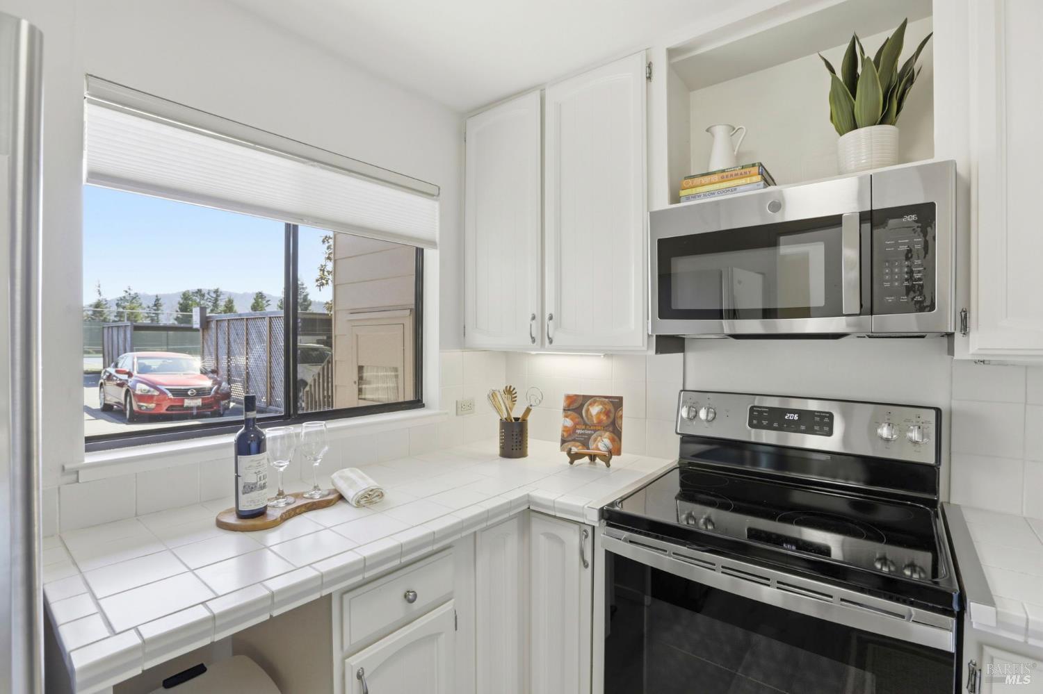 Detail Gallery Image 11 of 44 For 823 via Casitas Unkn, Greenbrae,  CA 94904 - 2 Beds | 2 Baths