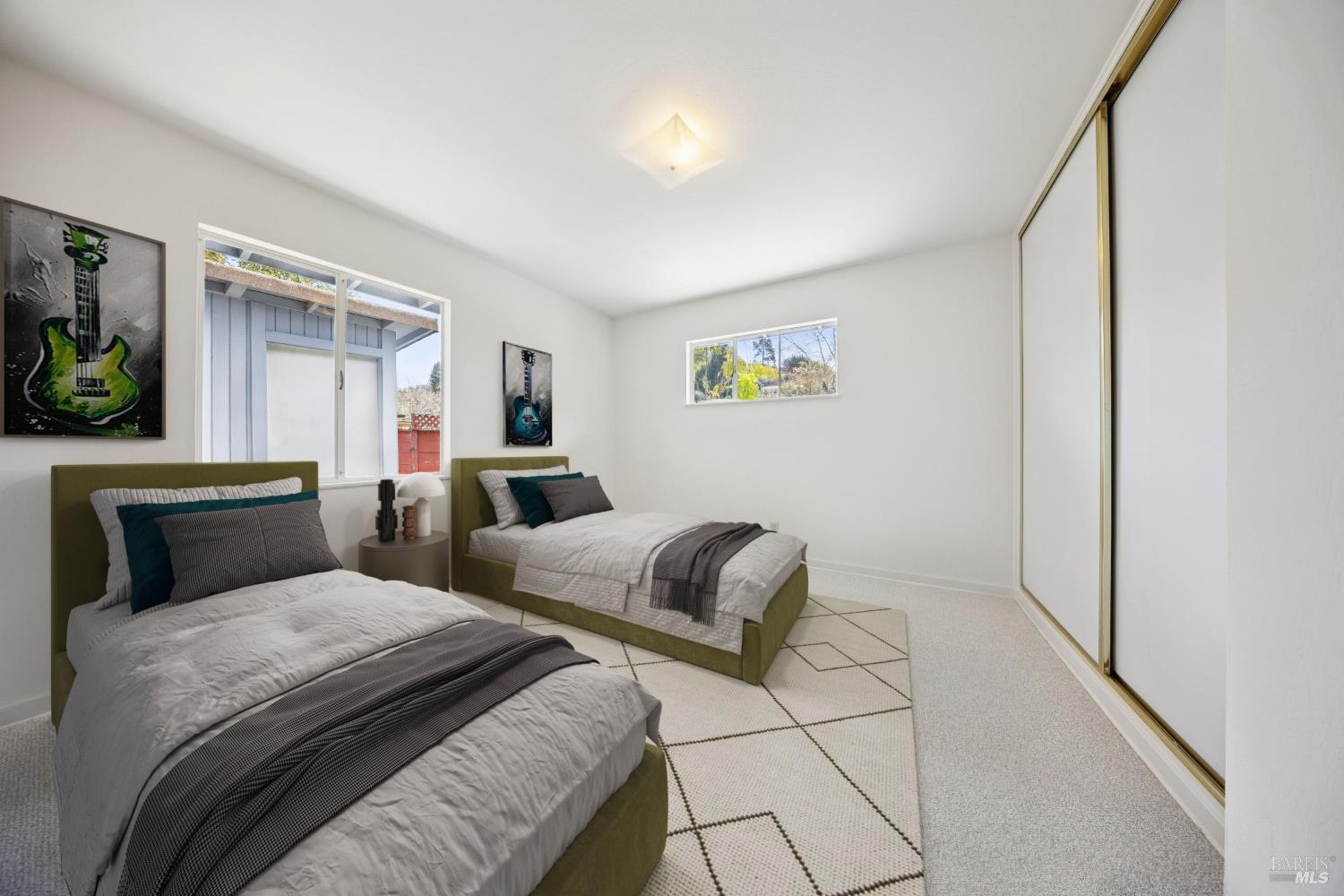 Detail Gallery Image 26 of 39 For 10 Somerset Ln, Mill Valley,  CA 94941 - 3 Beds | 2 Baths