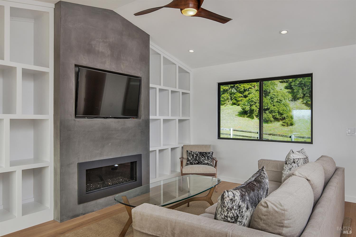 Detail Gallery Image 10 of 59 For 2700 Geysers Rd, Geyserville,  CA 95441 - 3 Beds | 2 Baths