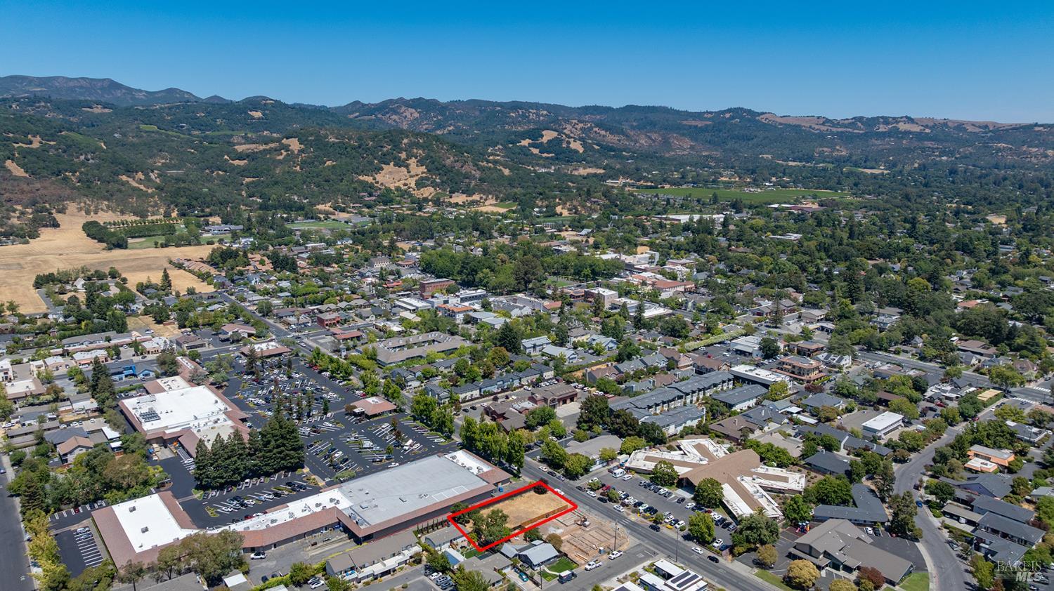 Detail Gallery Image 5 of 9 For 673 2nd St, Sonoma,  CA 95476 - – Beds | – Baths