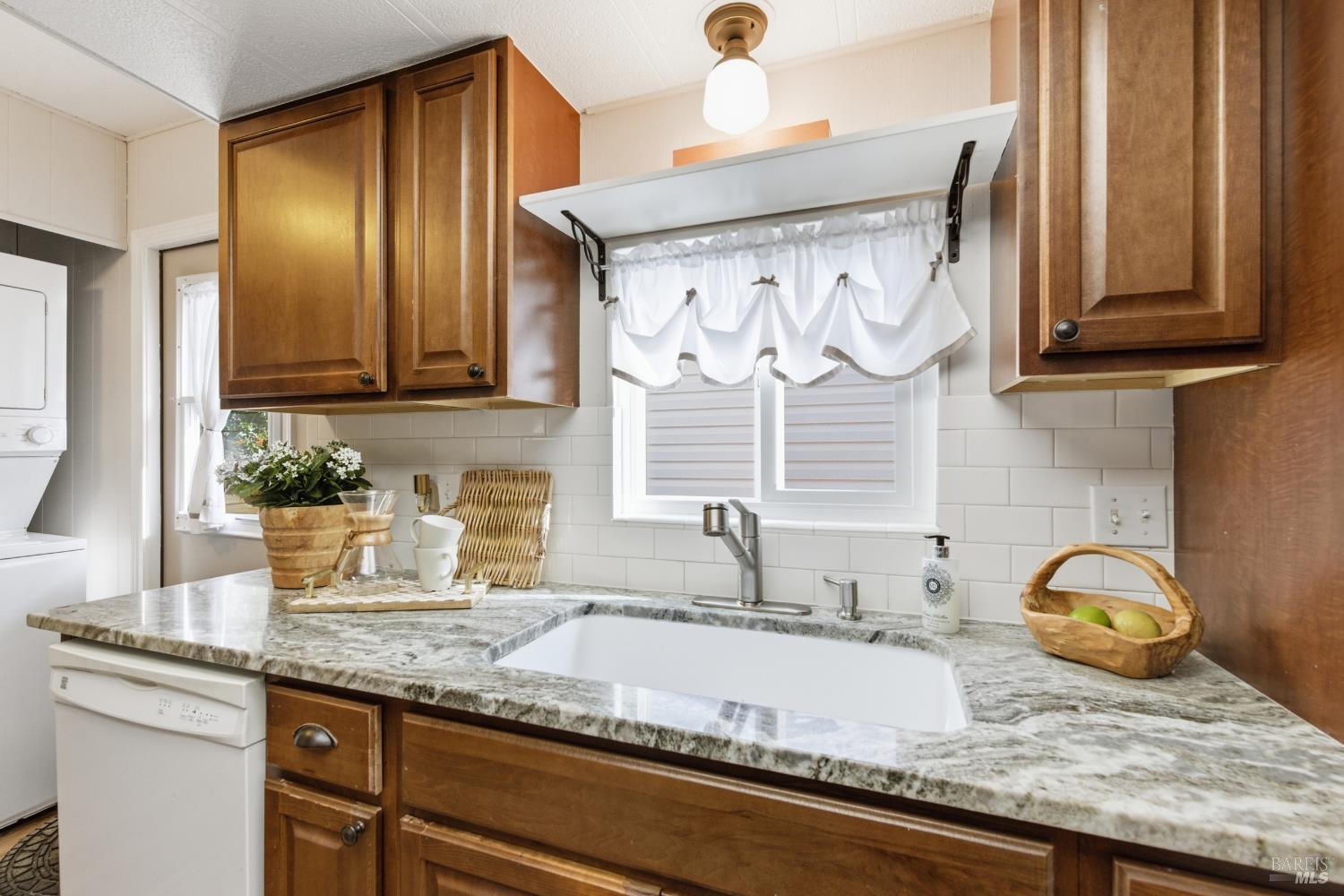 Detail Gallery Image 17 of 46 For 99 Hacienda Dr, Napa,  CA 94558 - 2 Beds | 2 Baths