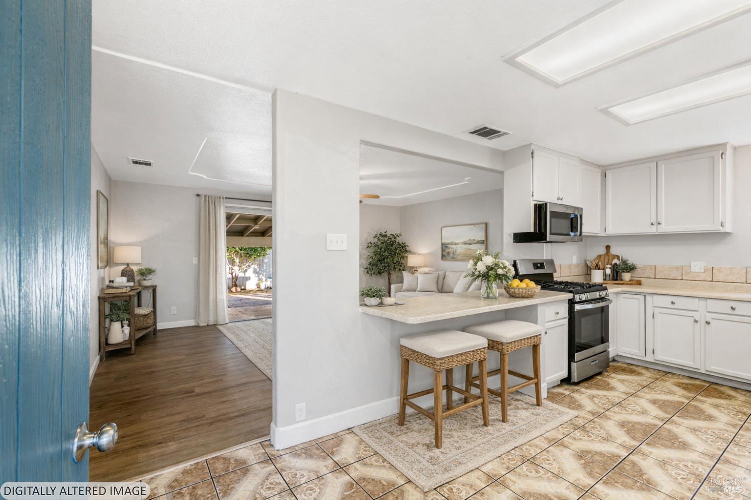 Detail Gallery Image 8 of 48 For 450 Priddy Dr, Dixon,  CA 95620 - 4 Beds | 2 Baths