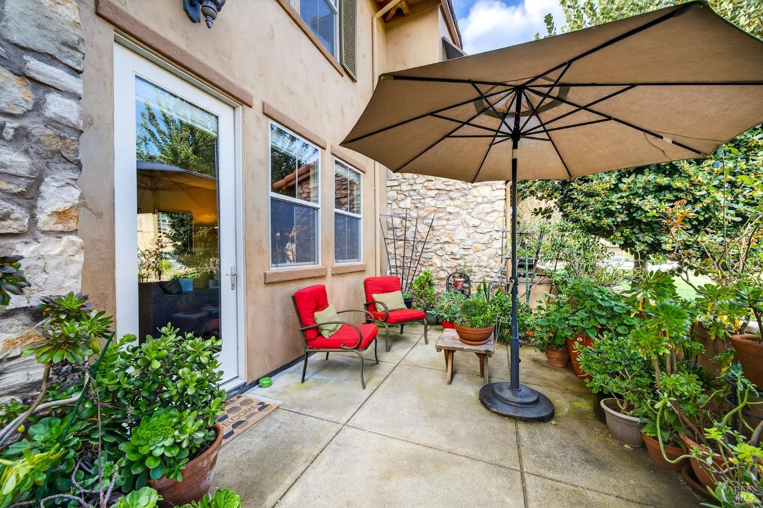 Detail Gallery Image 2 of 48 For 180 Healdsburg Ave a,  Cloverdale,  CA 95425 - 3 Beds | 2/1 Baths