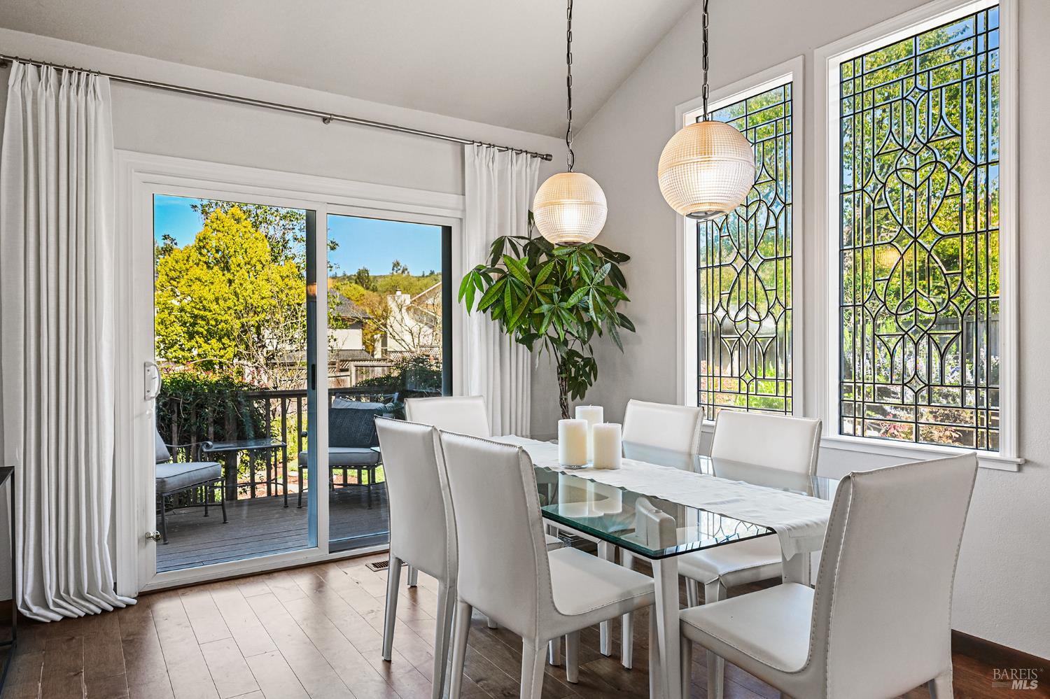 Detail Gallery Image 10 of 57 For 2866 Dusty Stone Ct, Santa Rosa,  CA 95405 - 3 Beds | 2/1 Baths