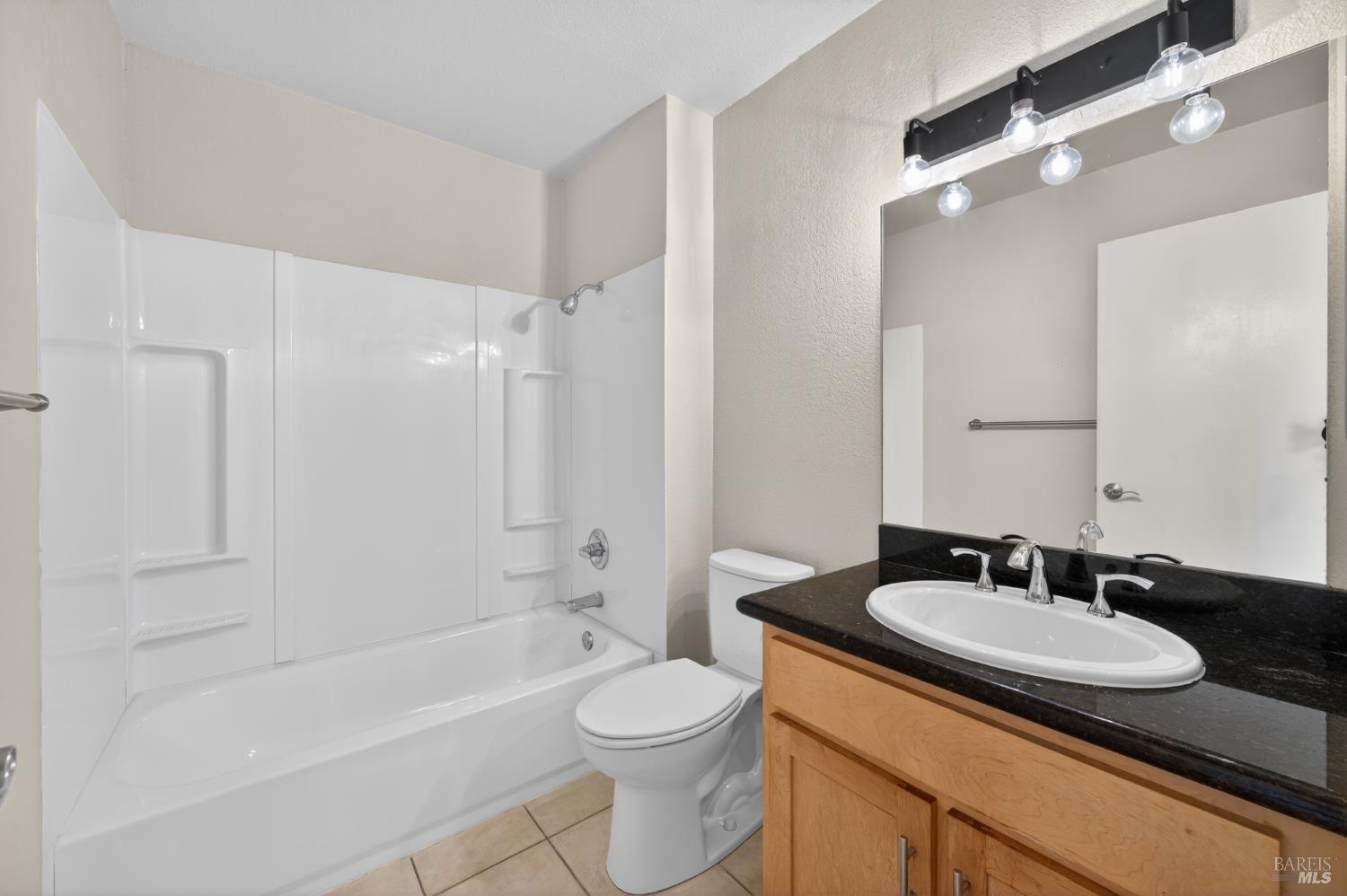 Detail Gallery Image 21 of 30 For 900 Cambridge Dr #95,  Benicia,  CA 94510 - 2 Beds | 1 Baths