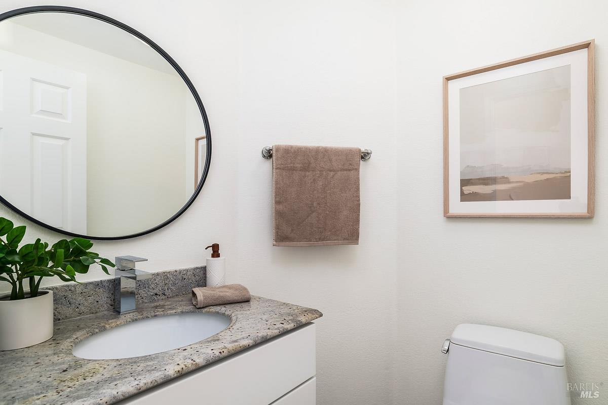 Detail Gallery Image 23 of 40 For 37 Creekside Ct, Corte Madera,  CA 94925 - 2 Beds | 2/1 Baths