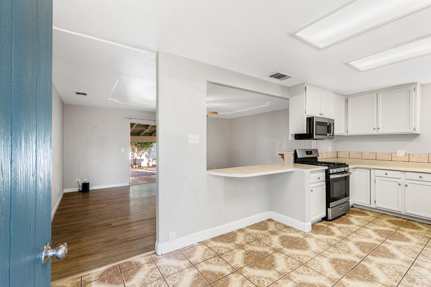 Detail Gallery Image 7 of 48 For 450 Priddy Dr, Dixon,  CA 95620 - 4 Beds | 2 Baths