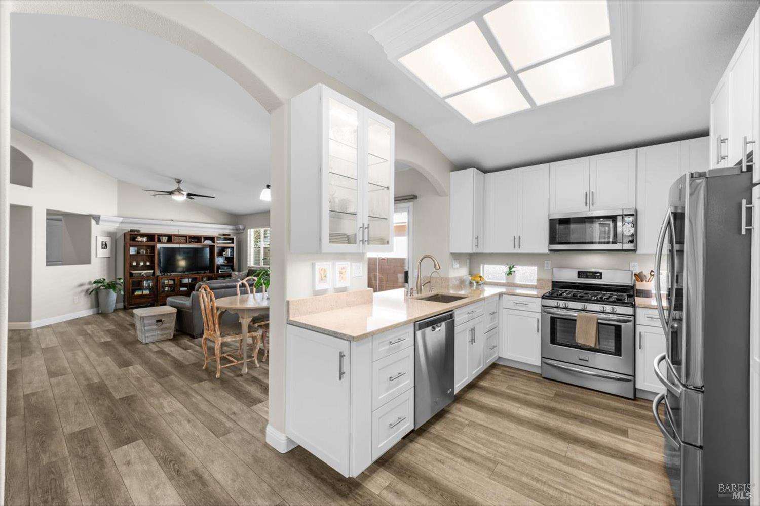 Detail Gallery Image 5 of 54 For 319 Trellis Ln, Vacaville,  CA 95687 - 2 Beds | 2 Baths