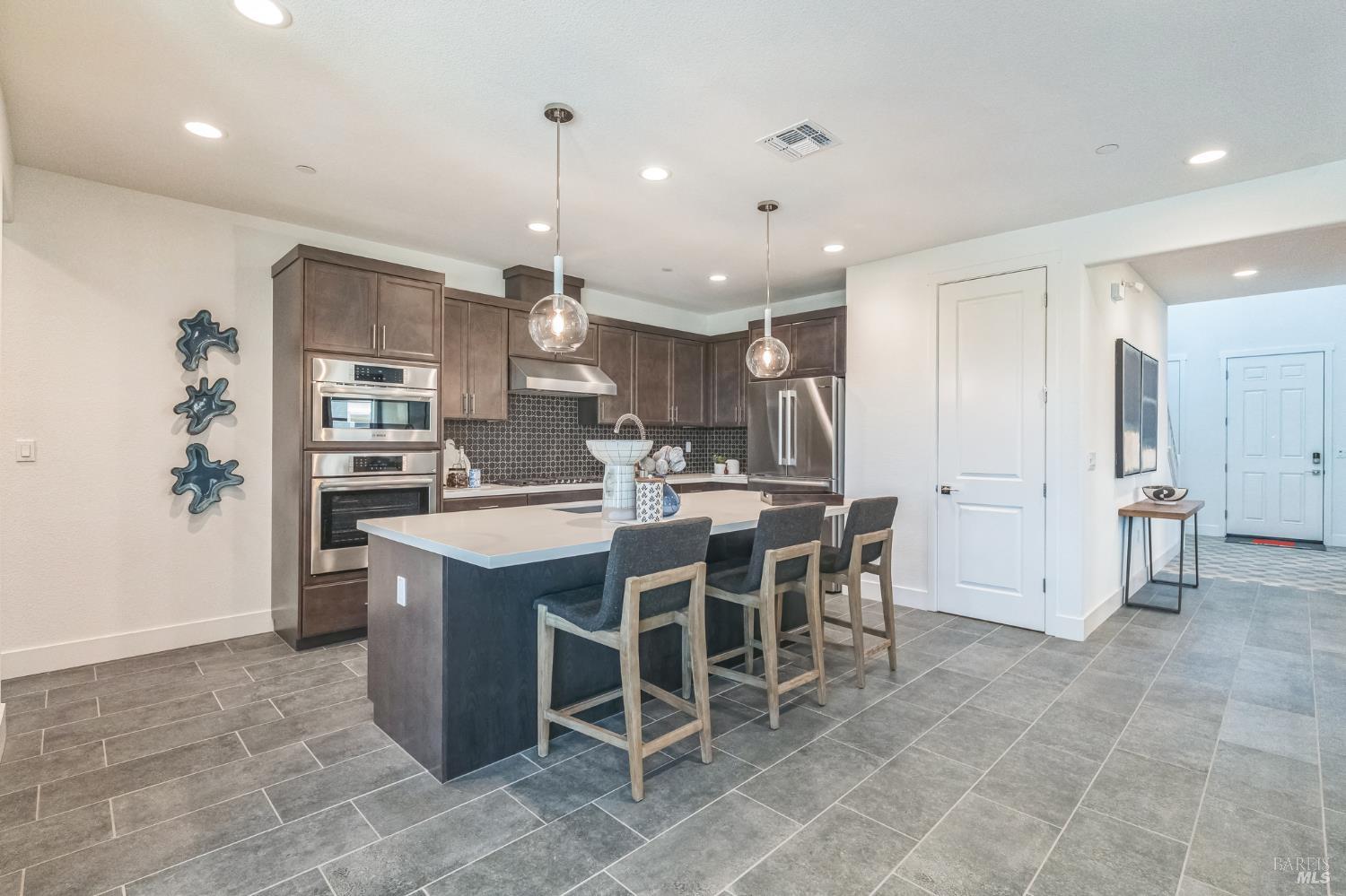 Detail Gallery Image 16 of 39 For 701 Castle St, Oakley,  CA 94561 - 5 Beds | 4/1 Baths