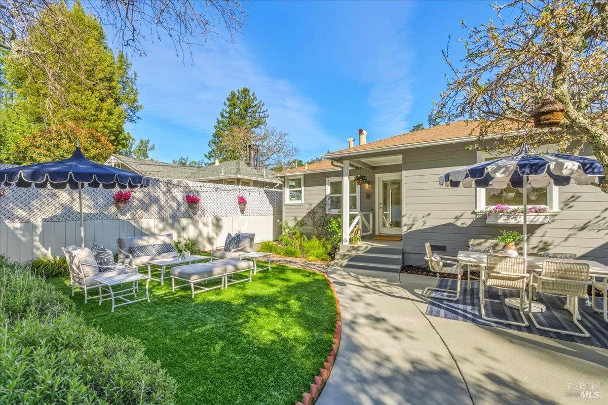 Detail Gallery Image 22 of 27 For 250 Butterfield Rd, San Anselmo,  CA 94960 - 2 Beds | 1 Baths