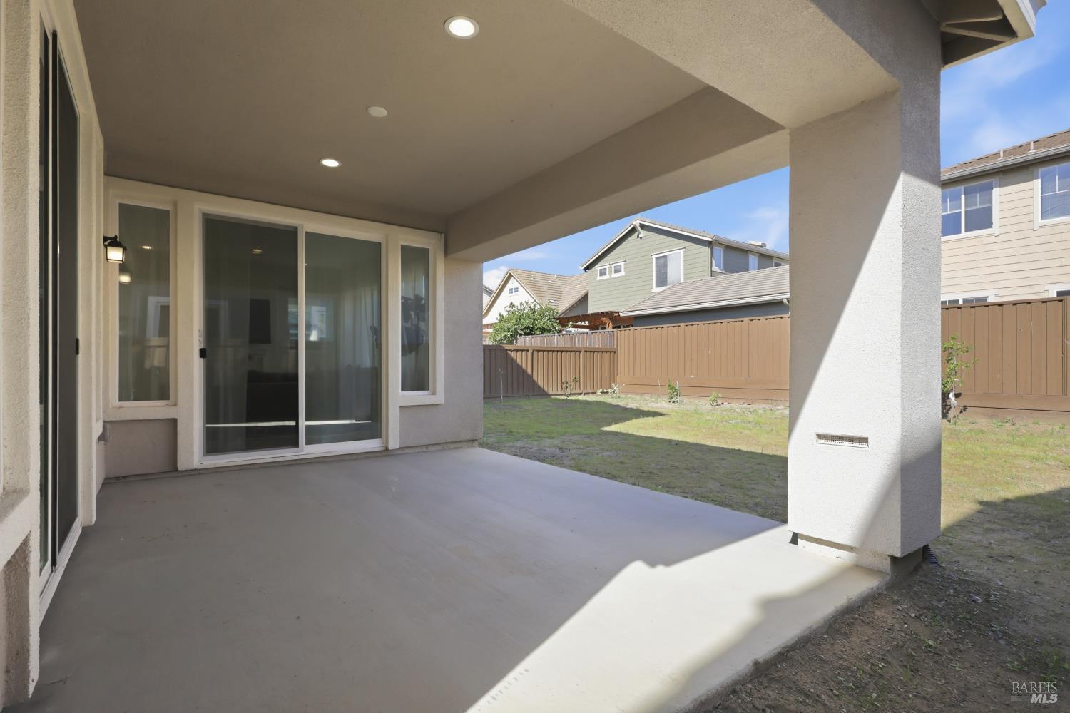 Detail Gallery Image 25 of 29 For 1588 Nightfall Ln, Fairfield,  CA 94533 - 4 Beds | 3 Baths