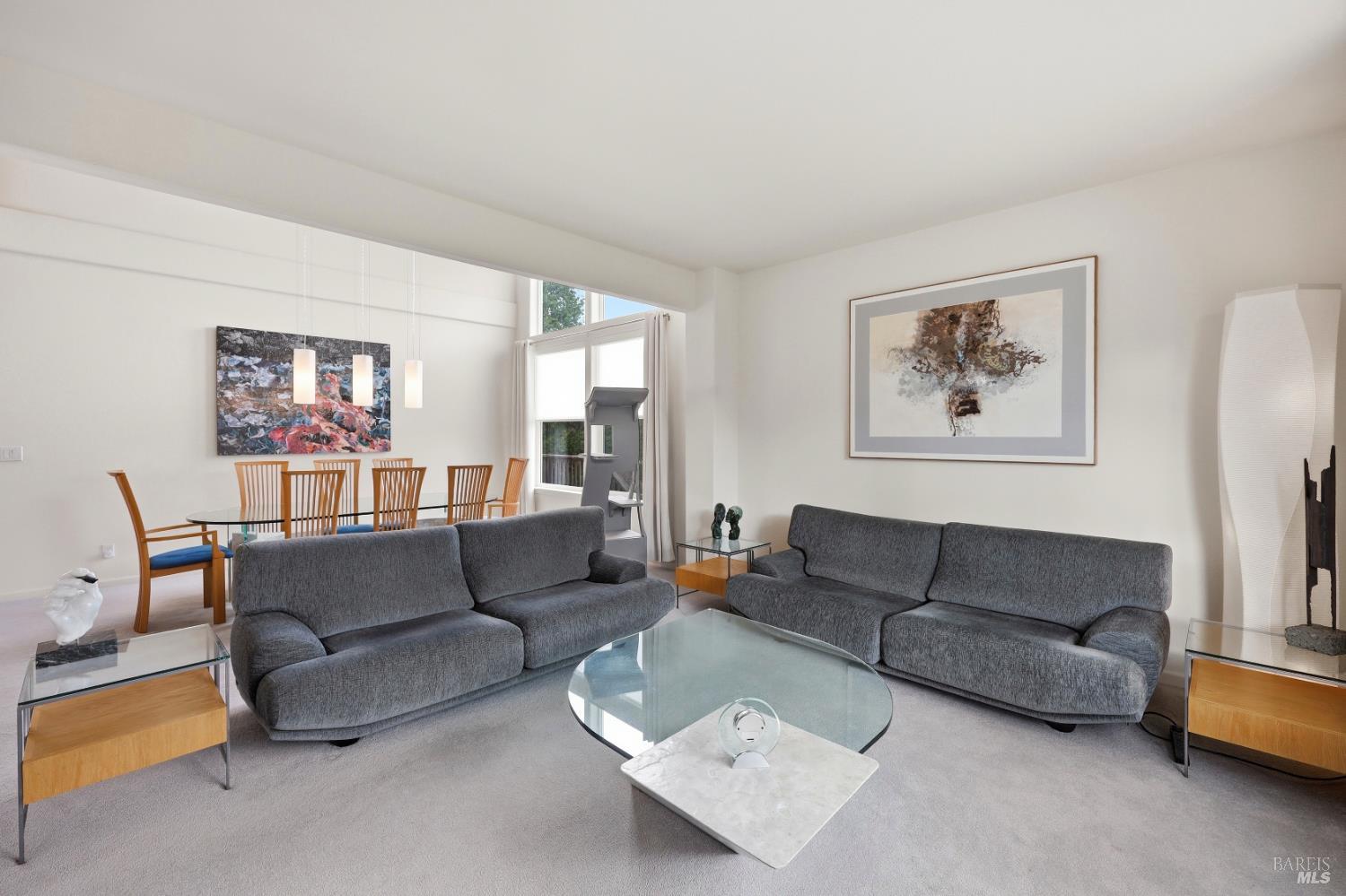 Detail Gallery Image 4 of 33 For 7576 Meadowlark Dr, Sebastopol,  CA 95472 - 5 Beds | 3/1 Baths