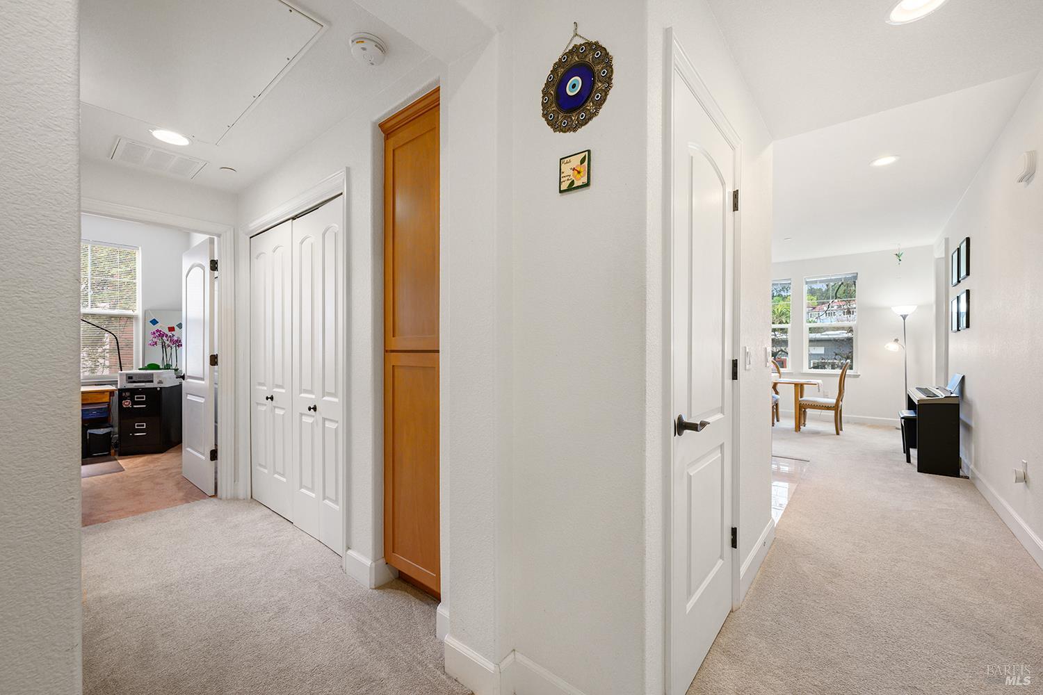 Detail Gallery Image 5 of 35 For 263 Camellia Cir, Larkspur,  CA 94939 - 2 Beds | 2 Baths