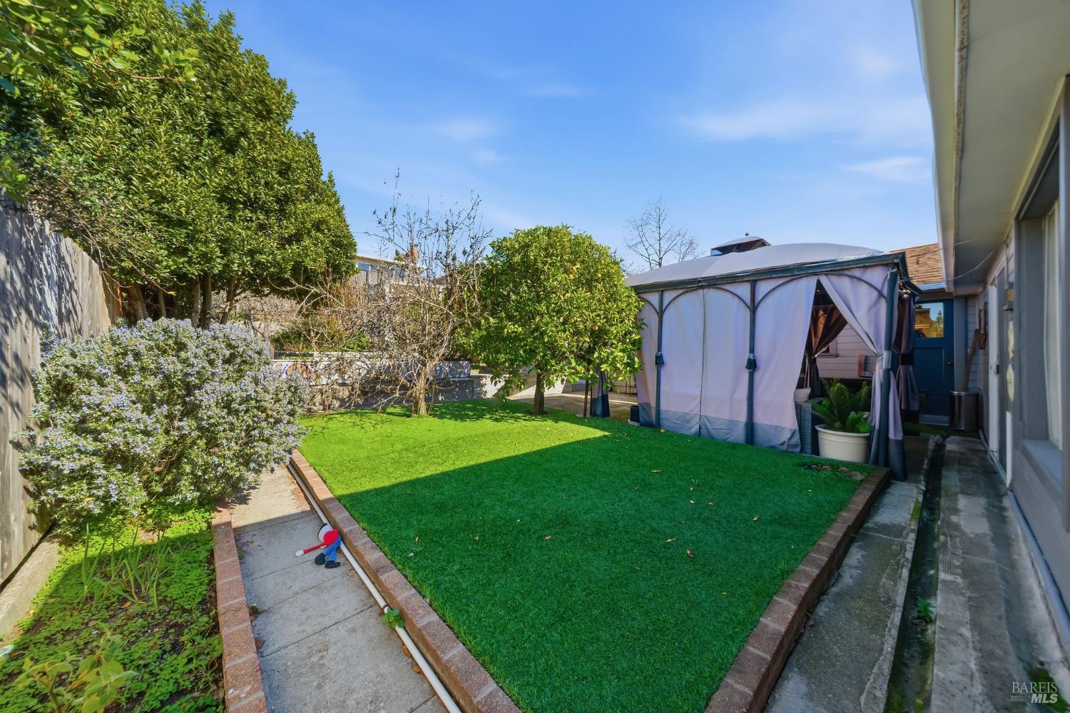 Detail Gallery Image 20 of 28 For 964 Sonoma St, Richmond,  CA 94805 - 3 Beds | 1/1 Baths