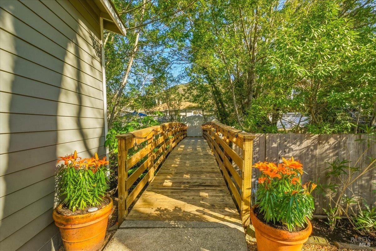 Detail Gallery Image 27 of 27 For 250 Butterfield Rd, San Anselmo,  CA 94960 - 2 Beds | 1 Baths