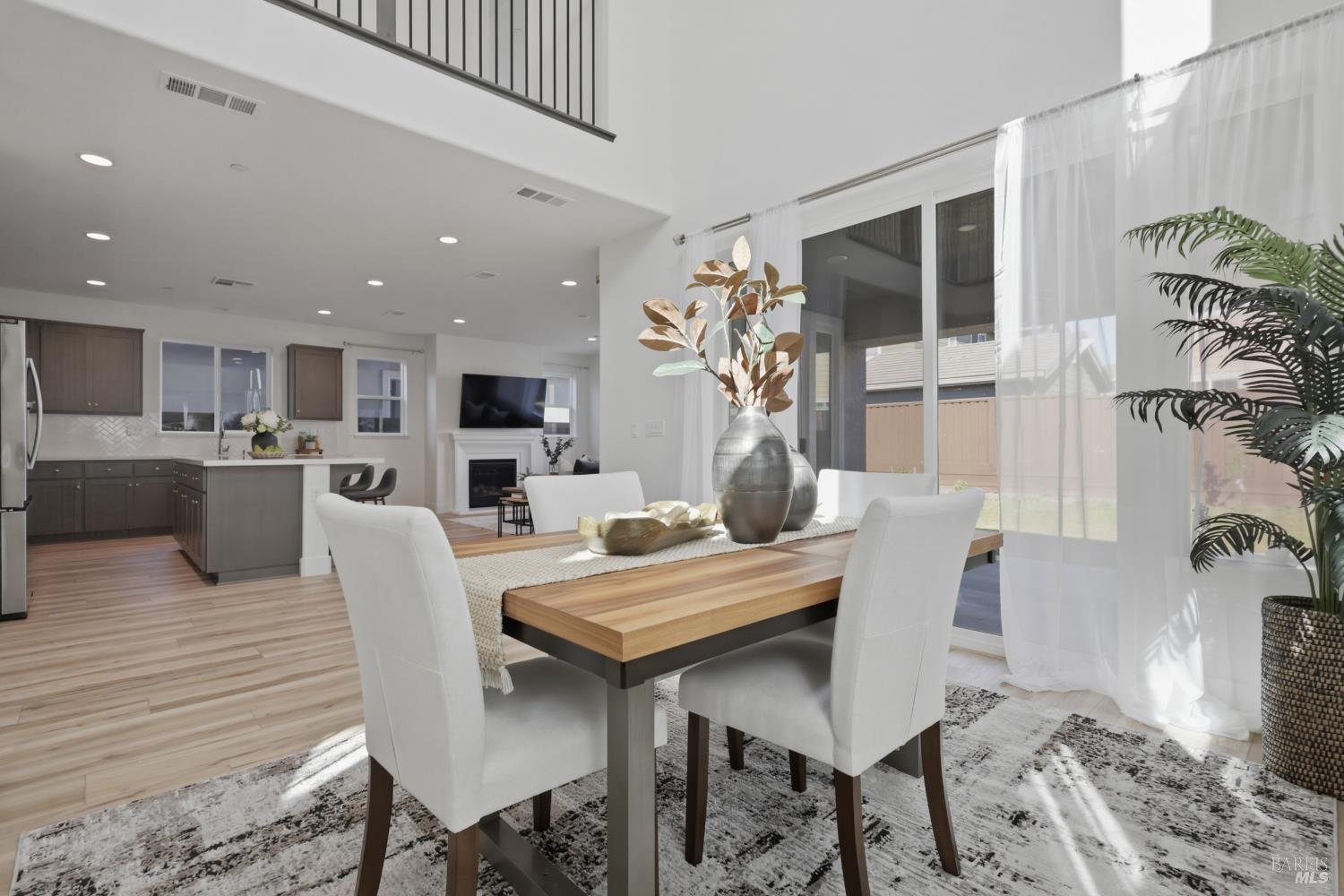 Detail Gallery Image 4 of 29 For 1588 Nightfall Ln, Fairfield,  CA 94533 - 4 Beds | 3 Baths