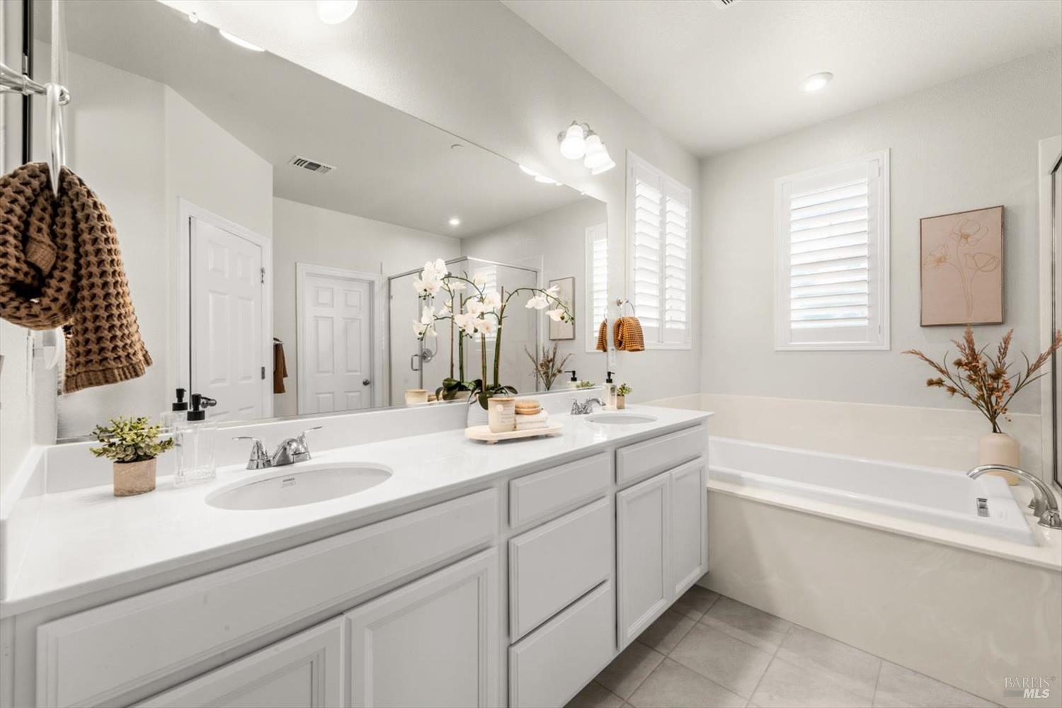 Detail Gallery Image 56 of 97 For 710 Fielding Way, Dixon,  CA 95620 - 5 Beds | 4 Baths