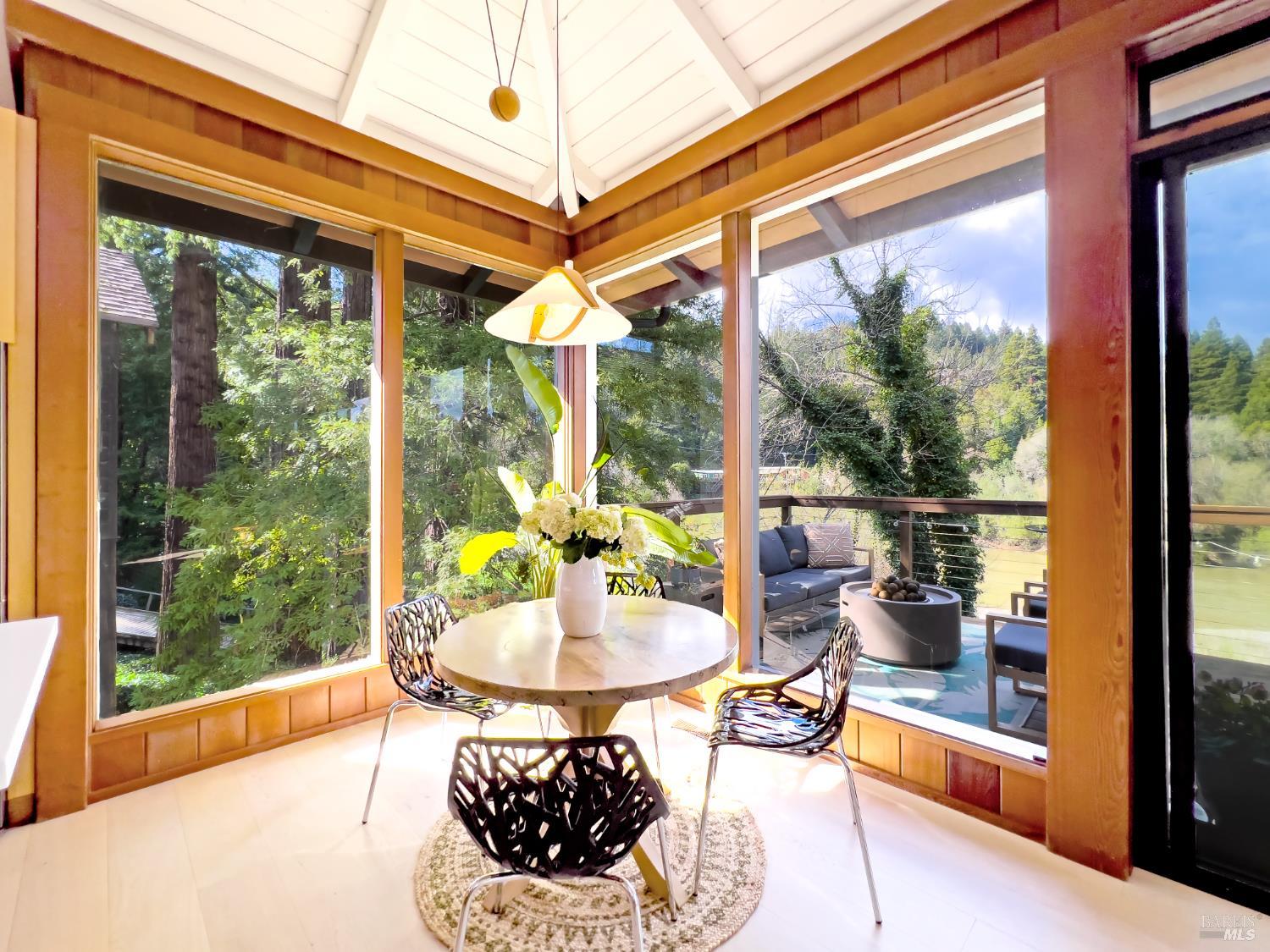 Detail Gallery Image 12 of 67 For 16620 Guernewood Rd, Guerneville,  CA 95446 - 4 Beds | 3 Baths