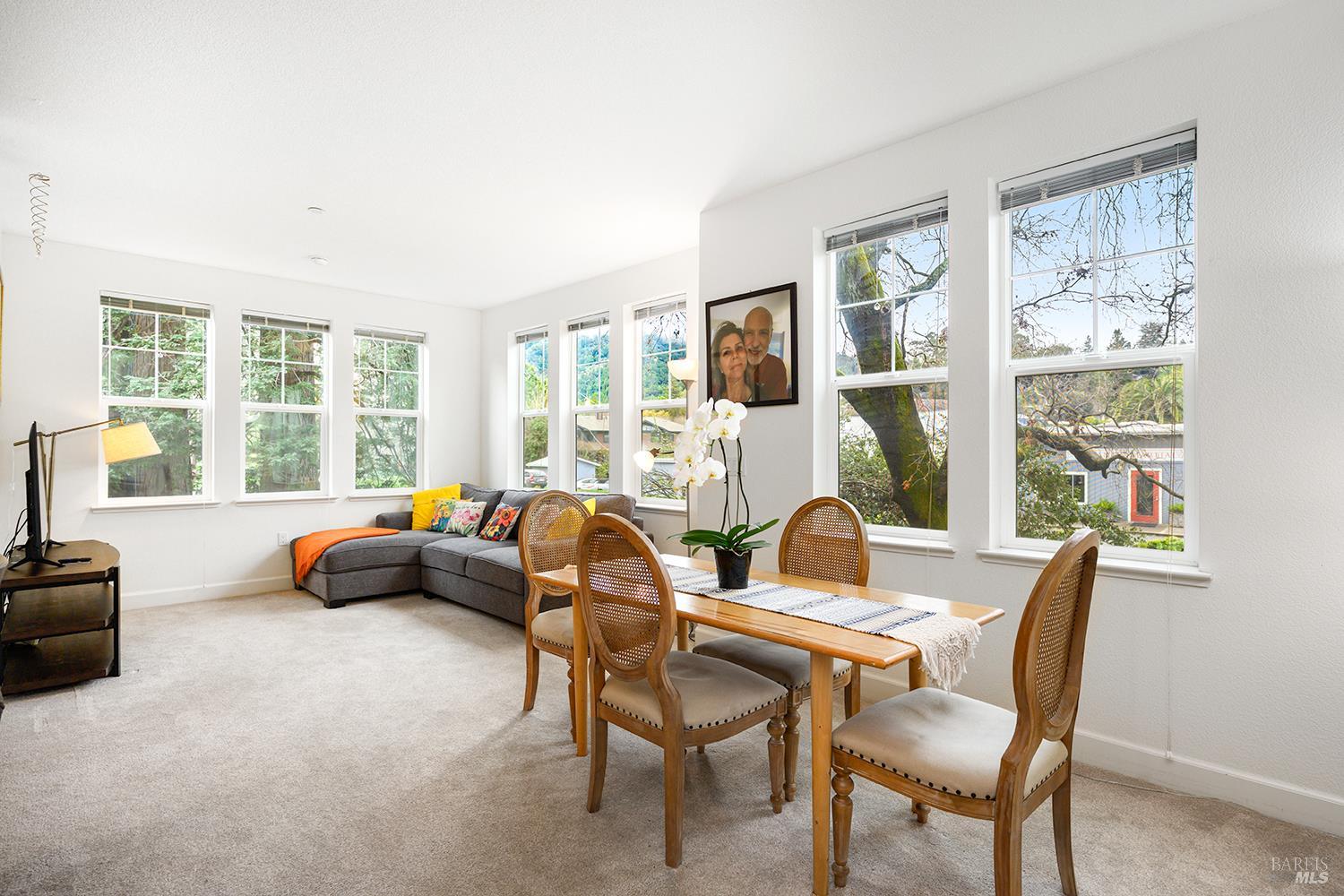 Detail Gallery Image 27 of 35 For 263 Camellia Cir, Larkspur,  CA 94939 - 2 Beds | 2 Baths