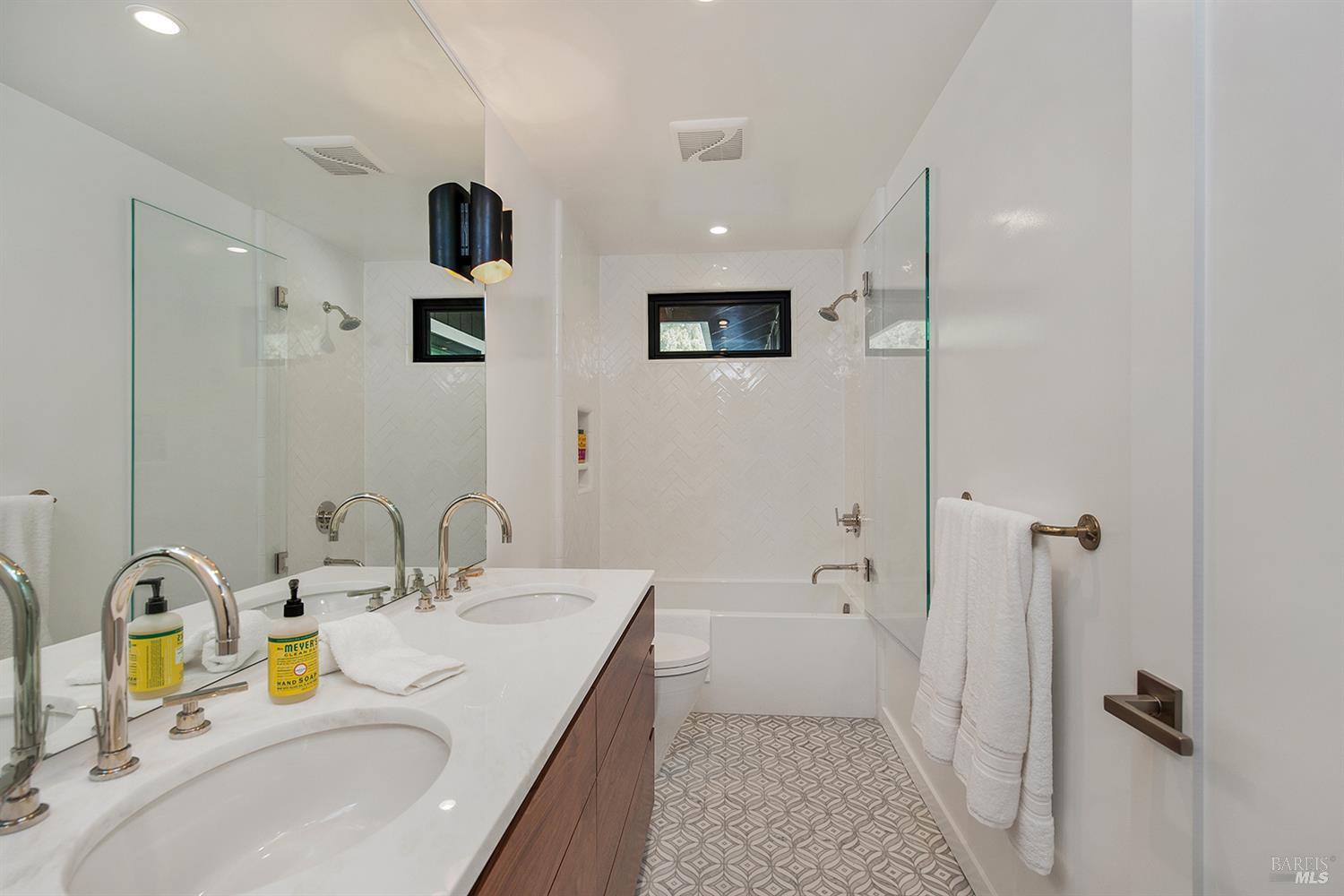 Detail Gallery Image 23 of 59 For 2700 Geysers Rd, Geyserville,  CA 95441 - 3 Beds | 2 Baths