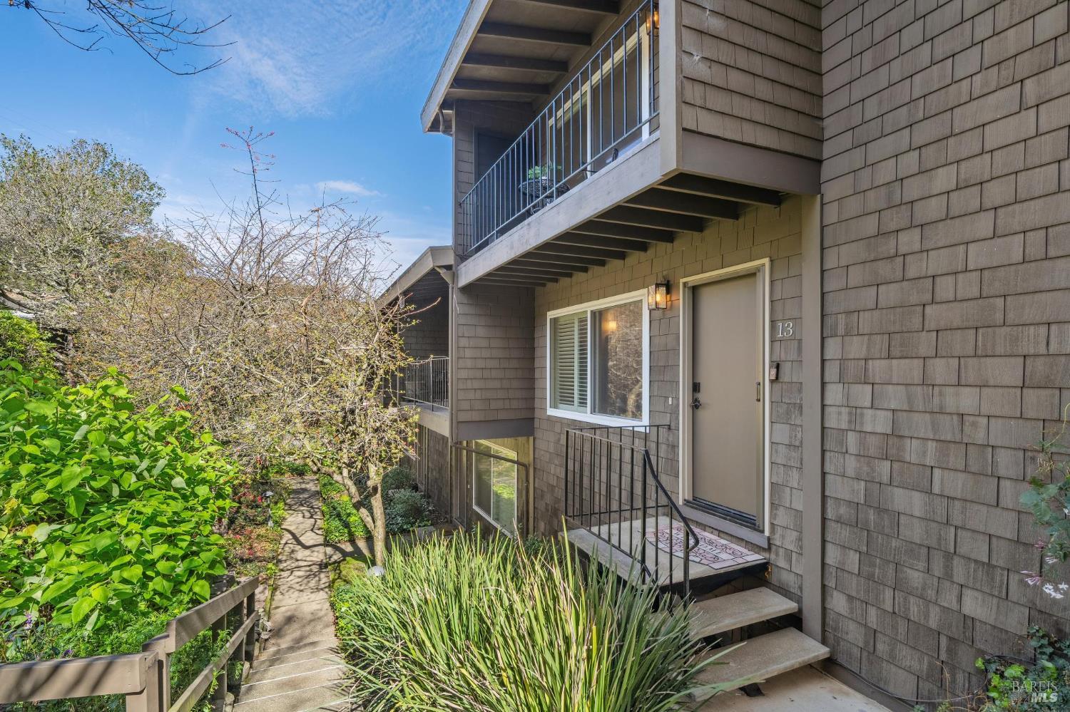 Detail Gallery Image 15 of 18 For 1411 Casa Buena Dr #13,  Corte Madera,  CA 94925 - 3 Beds | 2 Baths