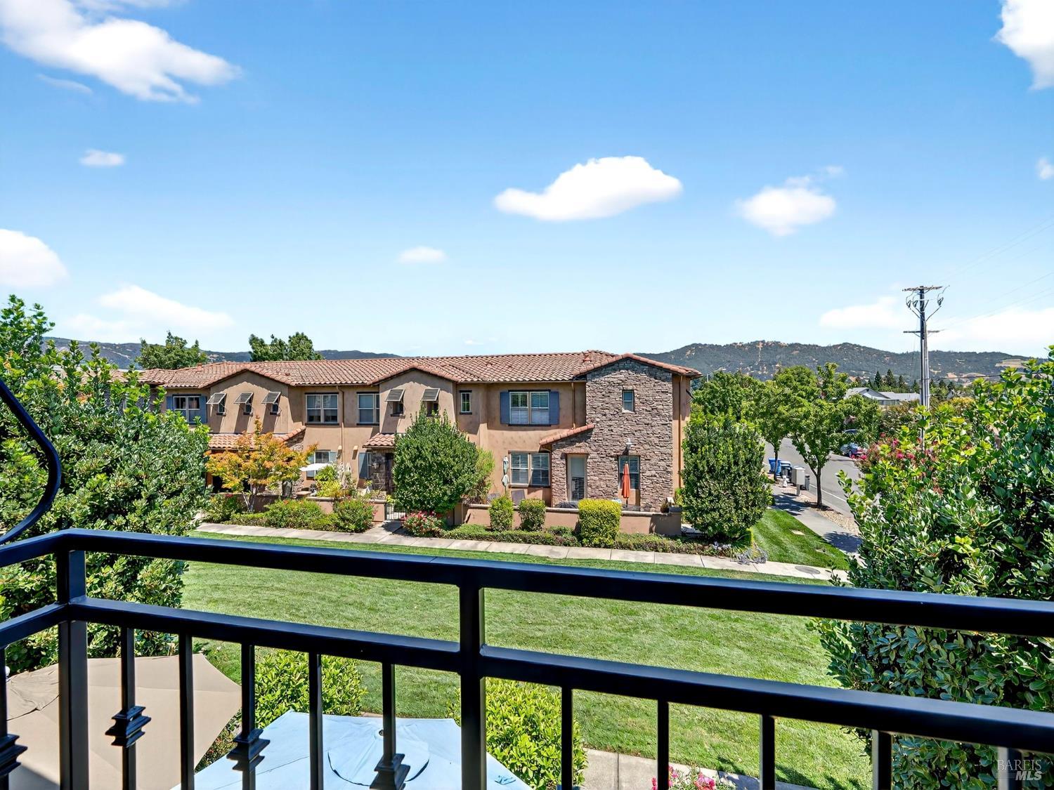 Detail Gallery Image 32 of 48 For 180 Healdsburg Ave a,  Cloverdale,  CA 95425 - 3 Beds | 2/1 Baths