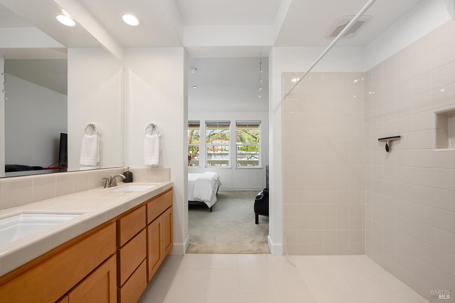 Detail Gallery Image 16 of 35 For 263 Camellia Cir, Larkspur,  CA 94939 - 2 Beds | 2 Baths