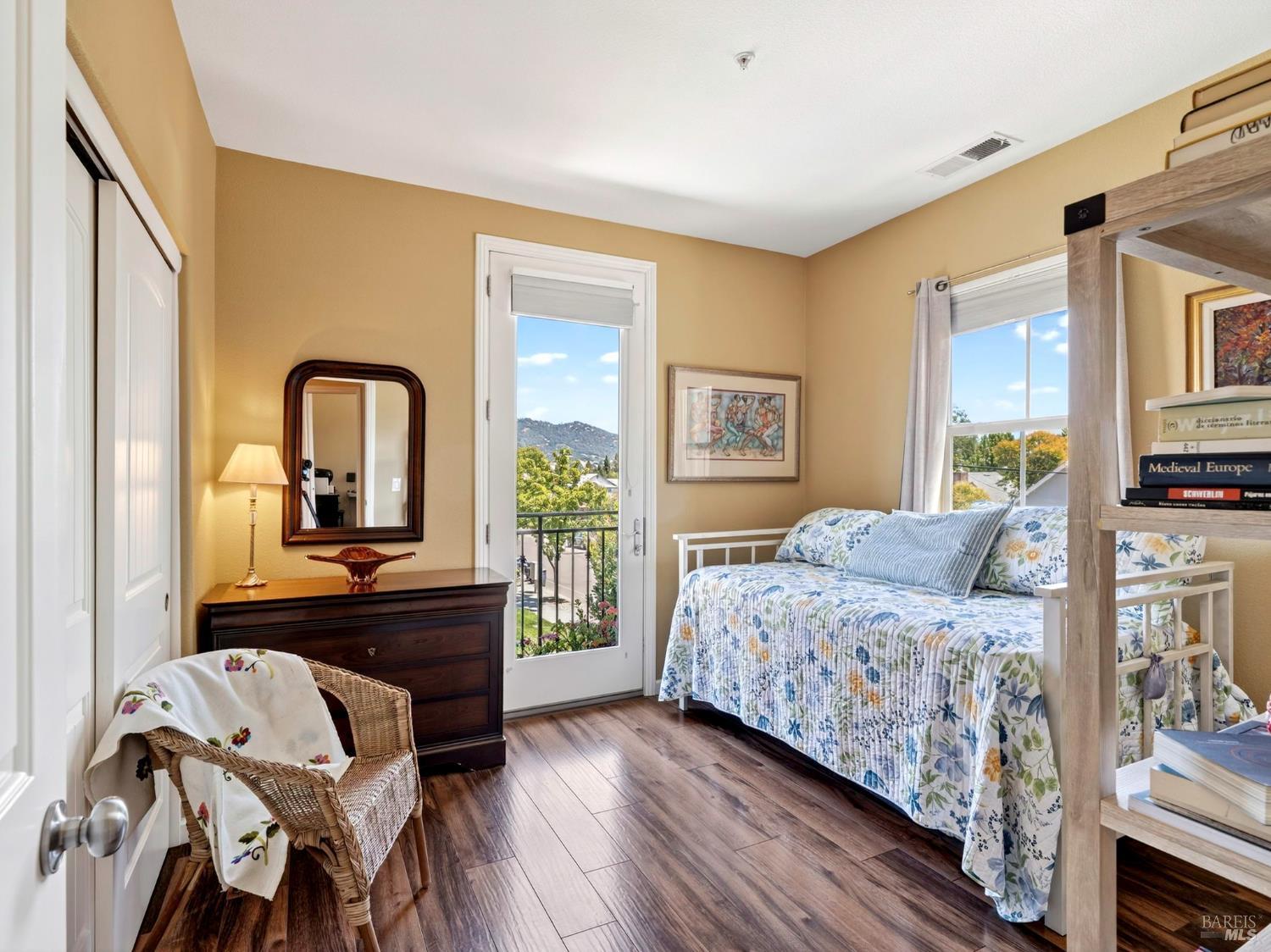 Detail Gallery Image 28 of 48 For 180 Healdsburg Ave a,  Cloverdale,  CA 95425 - 3 Beds | 2/1 Baths