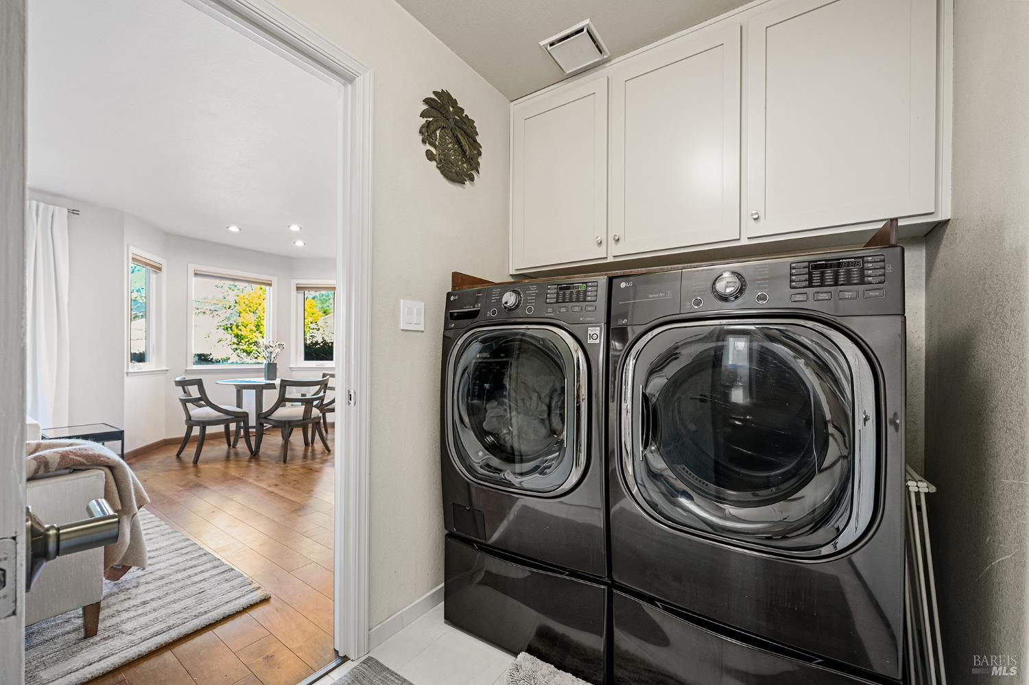 Detail Gallery Image 23 of 57 For 2866 Dusty Stone Ct, Santa Rosa,  CA 95405 - 3 Beds | 2/1 Baths