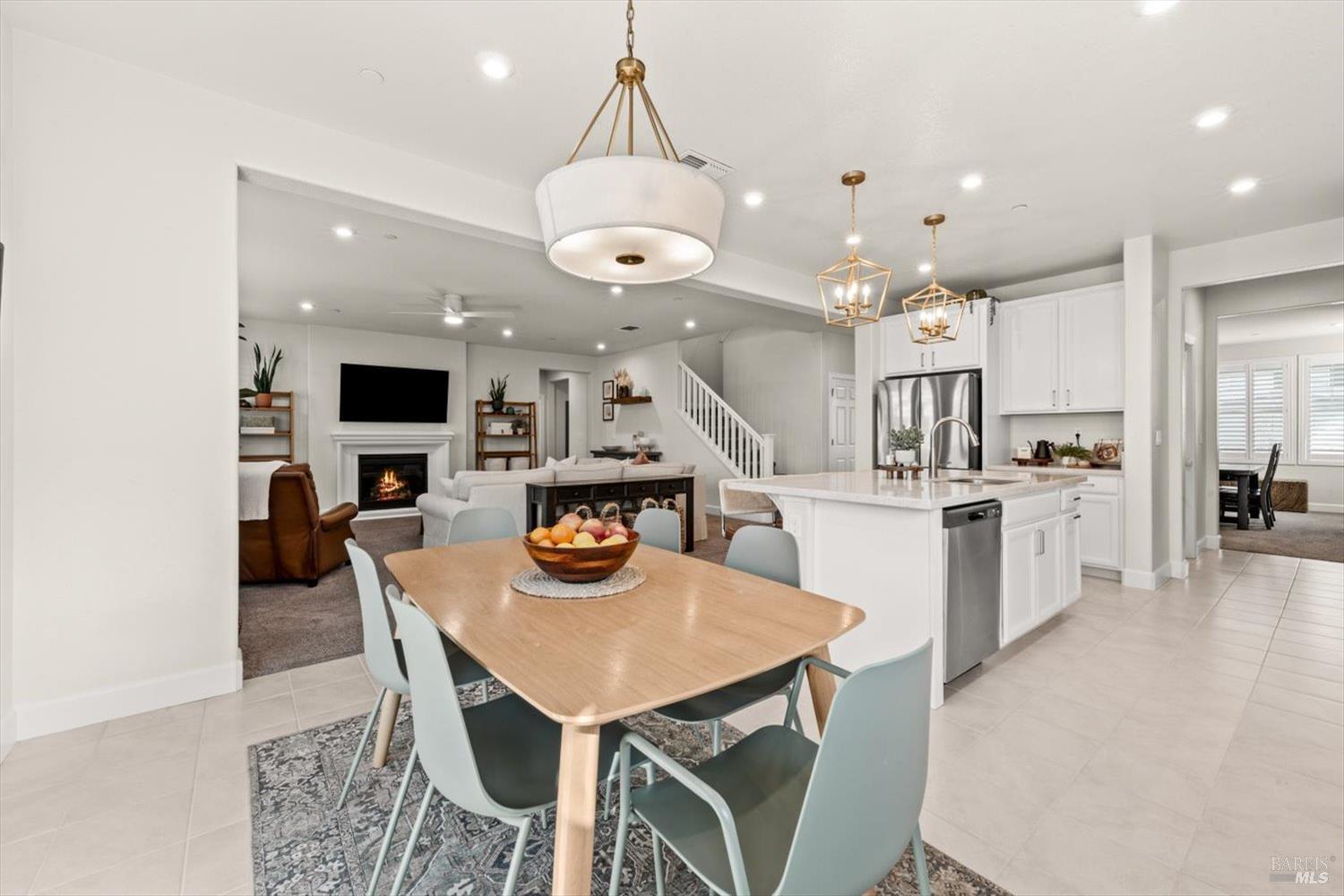 Detail Gallery Image 31 of 97 For 710 Fielding Way, Dixon,  CA 95620 - 5 Beds | 4 Baths