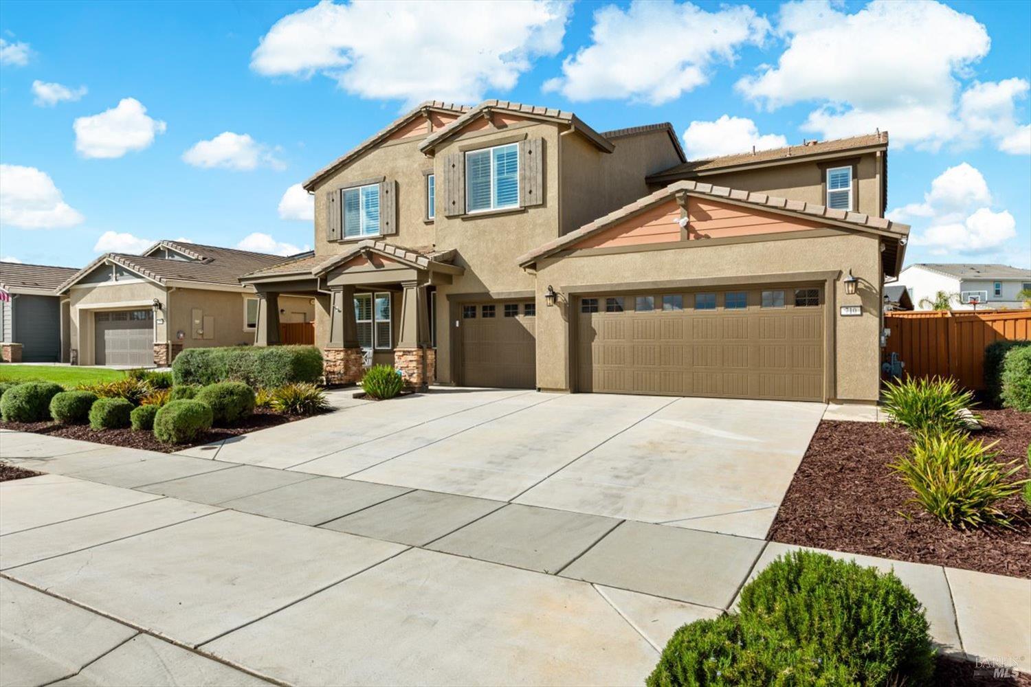 Detail Gallery Image 4 of 97 For 710 Fielding Way, Dixon,  CA 95620 - 5 Beds | 4 Baths