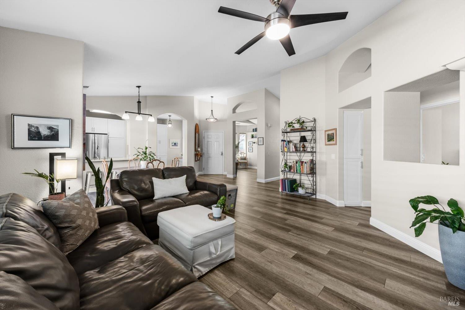 Detail Gallery Image 9 of 54 For 319 Trellis Ln, Vacaville,  CA 95687 - 2 Beds | 2 Baths