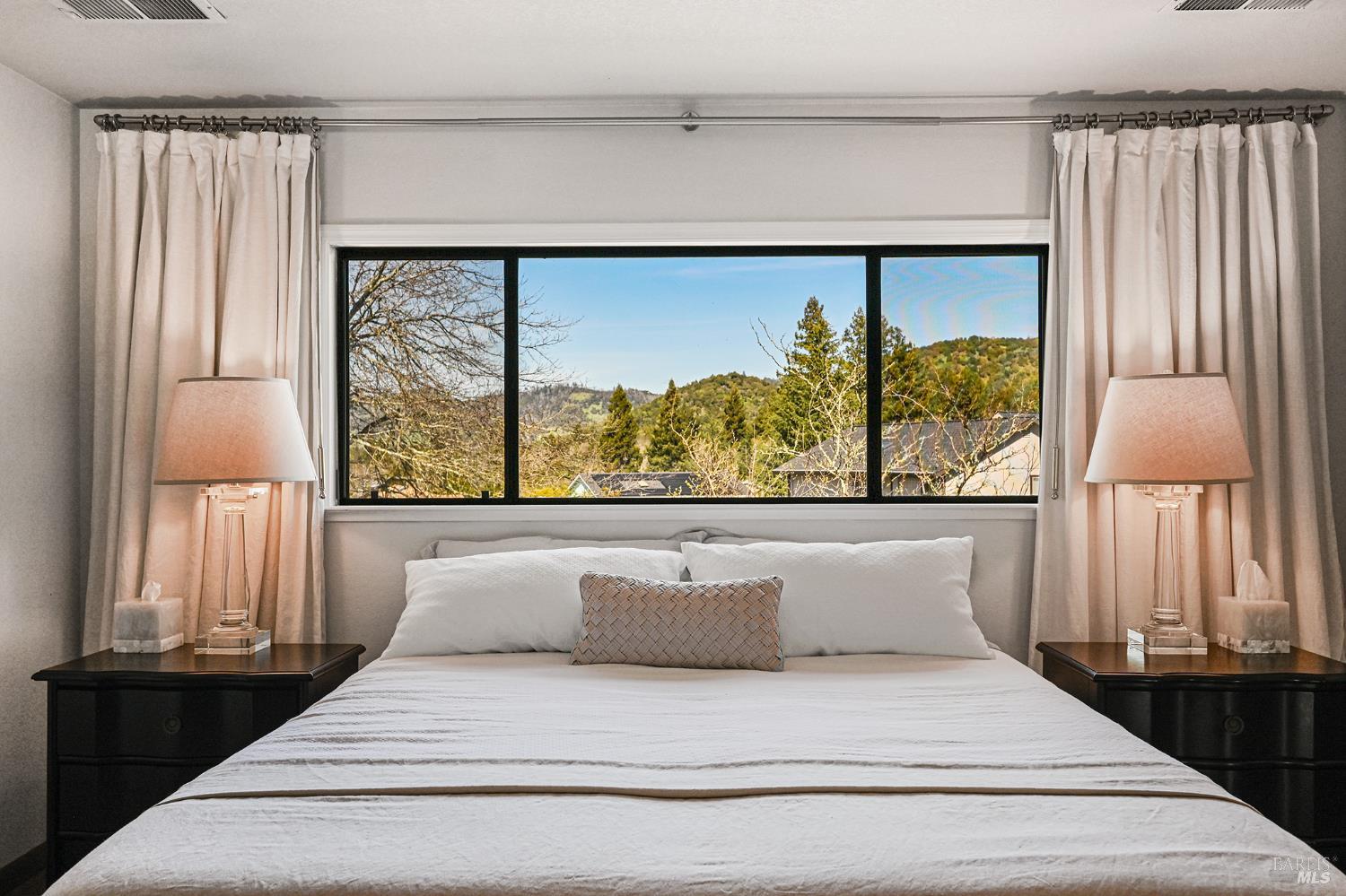 Detail Gallery Image 28 of 57 For 2866 Dusty Stone Ct, Santa Rosa,  CA 95405 - 3 Beds | 2/1 Baths