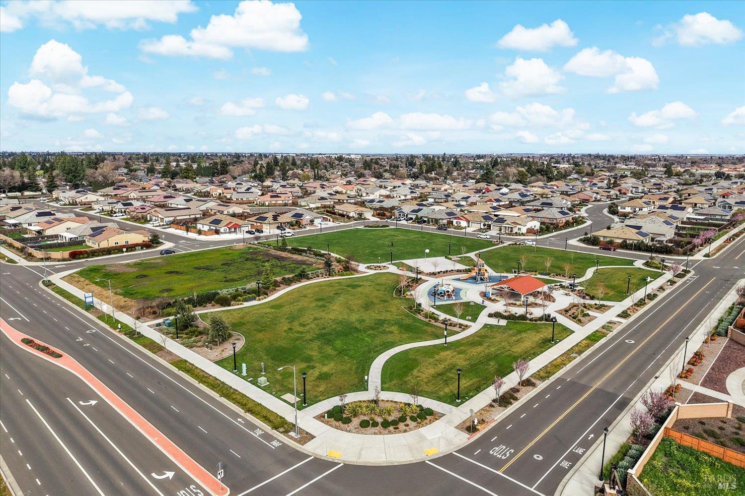 Detail Gallery Image 92 of 97 For 710 Fielding Way, Dixon,  CA 95620 - 5 Beds | 4 Baths