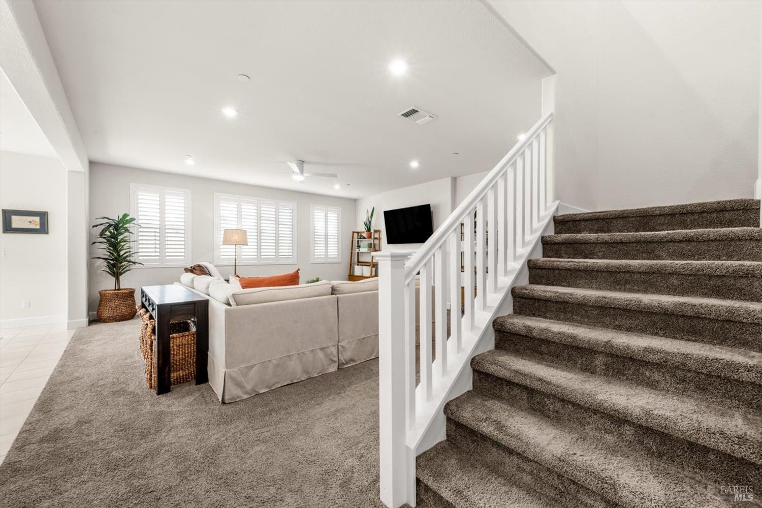 Detail Gallery Image 48 of 97 For 710 Fielding Way, Dixon,  CA 95620 - 5 Beds | 4 Baths