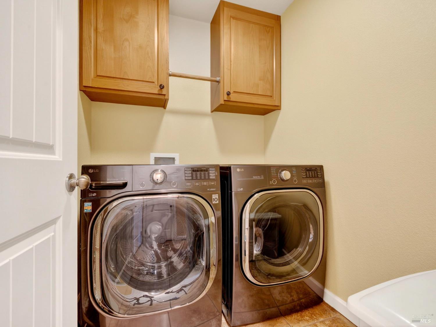 Detail Gallery Image 39 of 48 For 180 Healdsburg Ave a,  Cloverdale,  CA 95425 - 3 Beds | 2/1 Baths