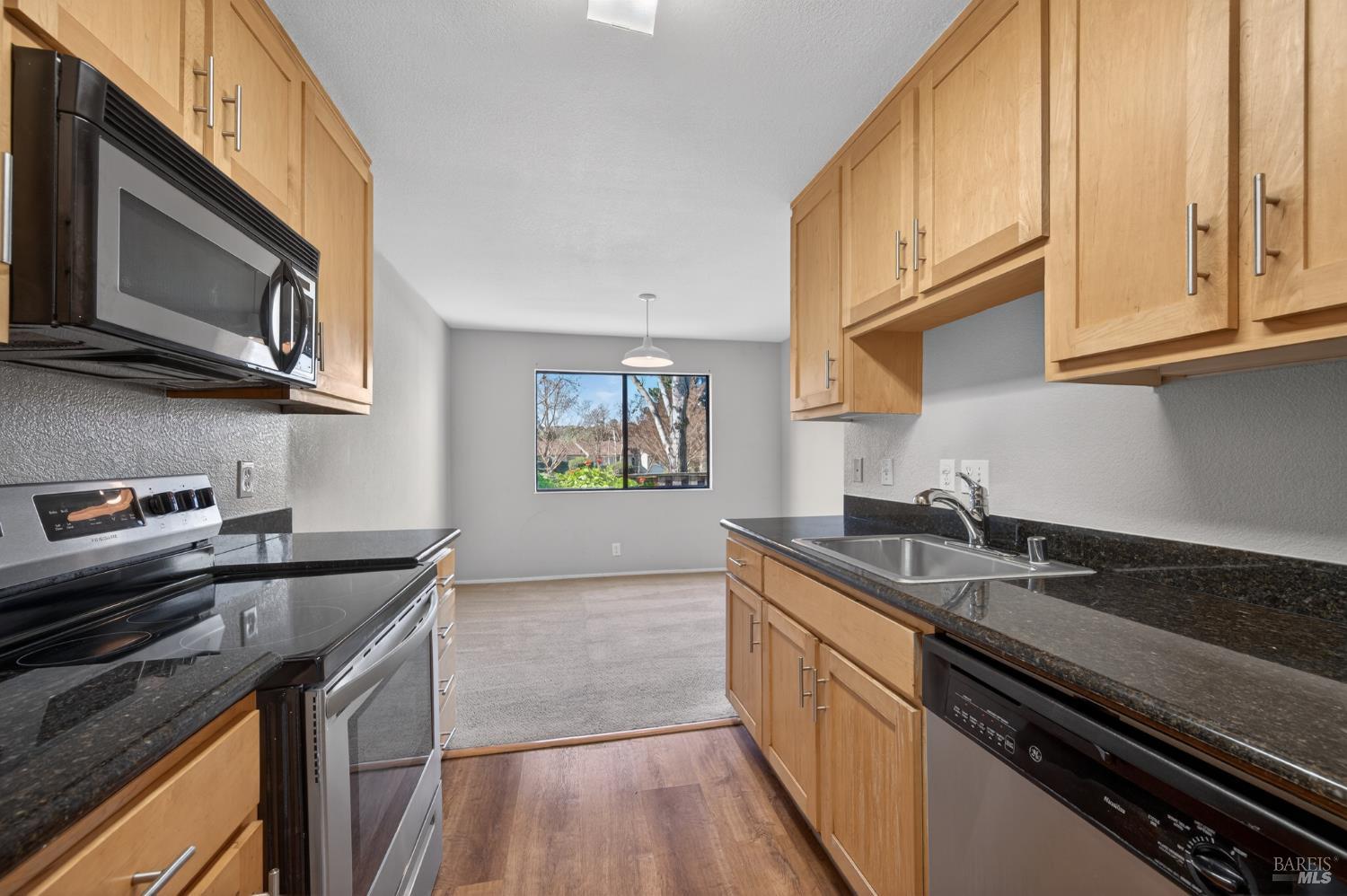 Detail Gallery Image 17 of 30 For 900 Cambridge Dr #95,  Benicia,  CA 94510 - 2 Beds | 1 Baths