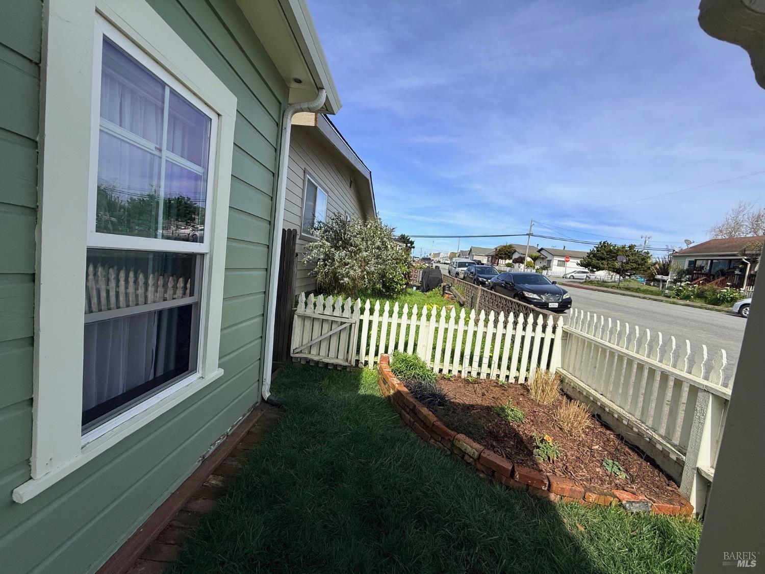 Detail Gallery Image 3 of 32 For 147 N Mcpherson St, Fort Bragg,  CA 95437 - 2 Beds | 1 Baths
