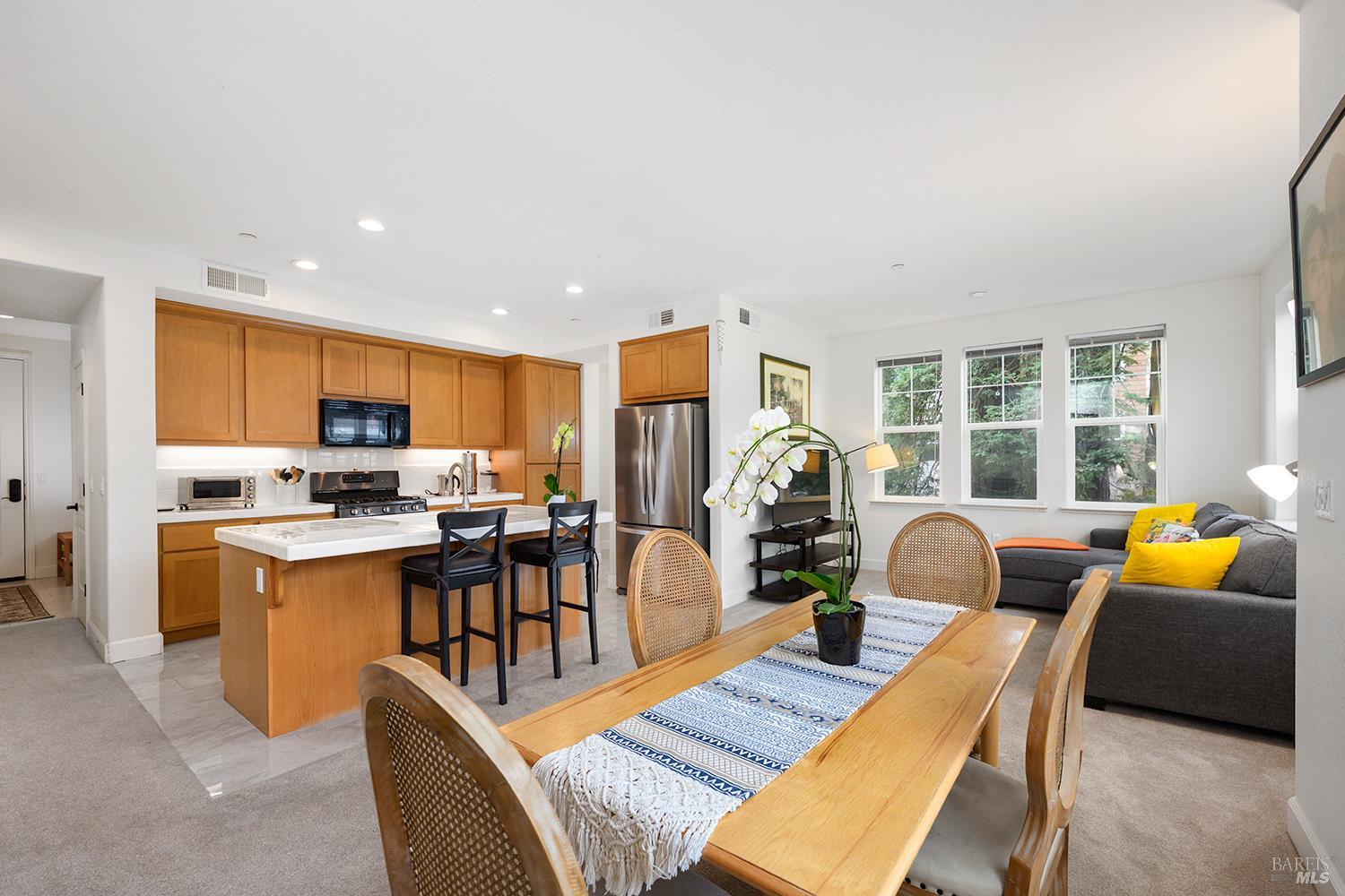 Detail Gallery Image 26 of 35 For 263 Camellia Cir, Larkspur,  CA 94939 - 2 Beds | 2 Baths