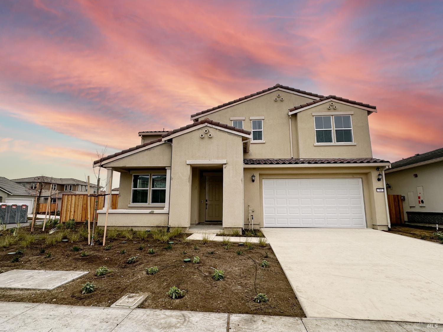Detail Gallery Image 2 of 39 For 701 Castle St, Oakley,  CA 94561 - 5 Beds | 4/1 Baths