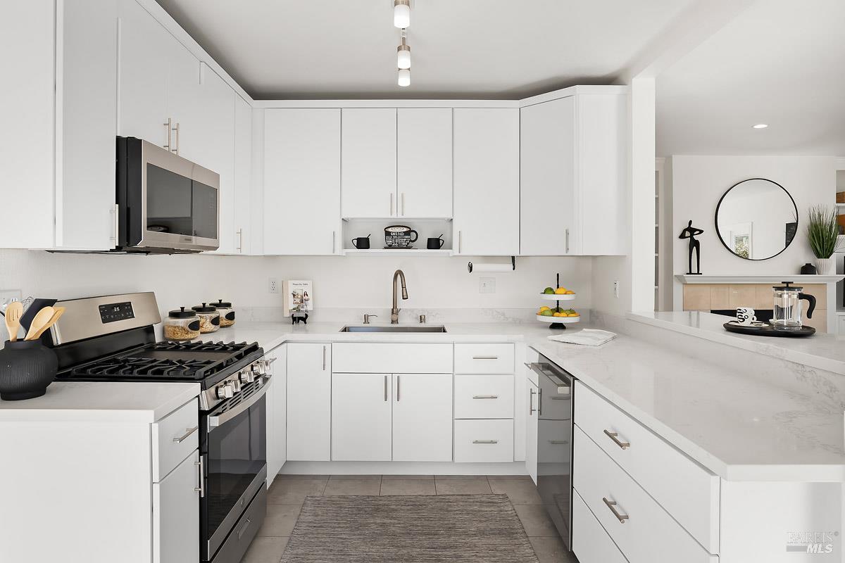 Detail Gallery Image 11 of 40 For 37 Creekside Ct, Corte Madera,  CA 94925 - 2 Beds | 2/1 Baths