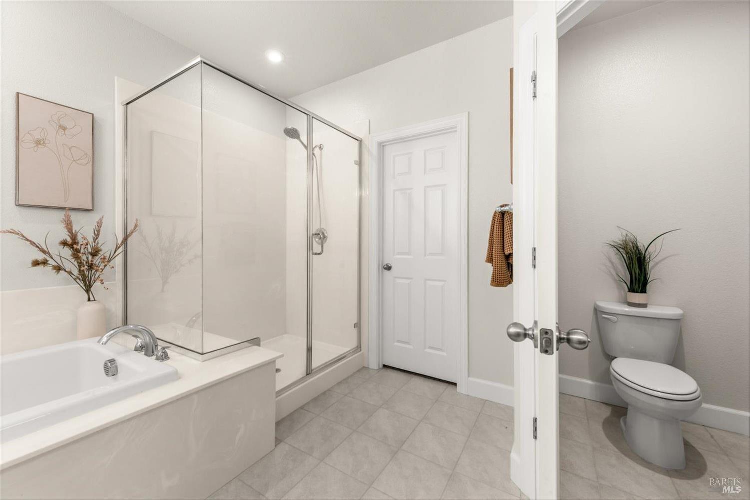 Detail Gallery Image 59 of 97 For 710 Fielding Way, Dixon,  CA 95620 - 5 Beds | 4 Baths