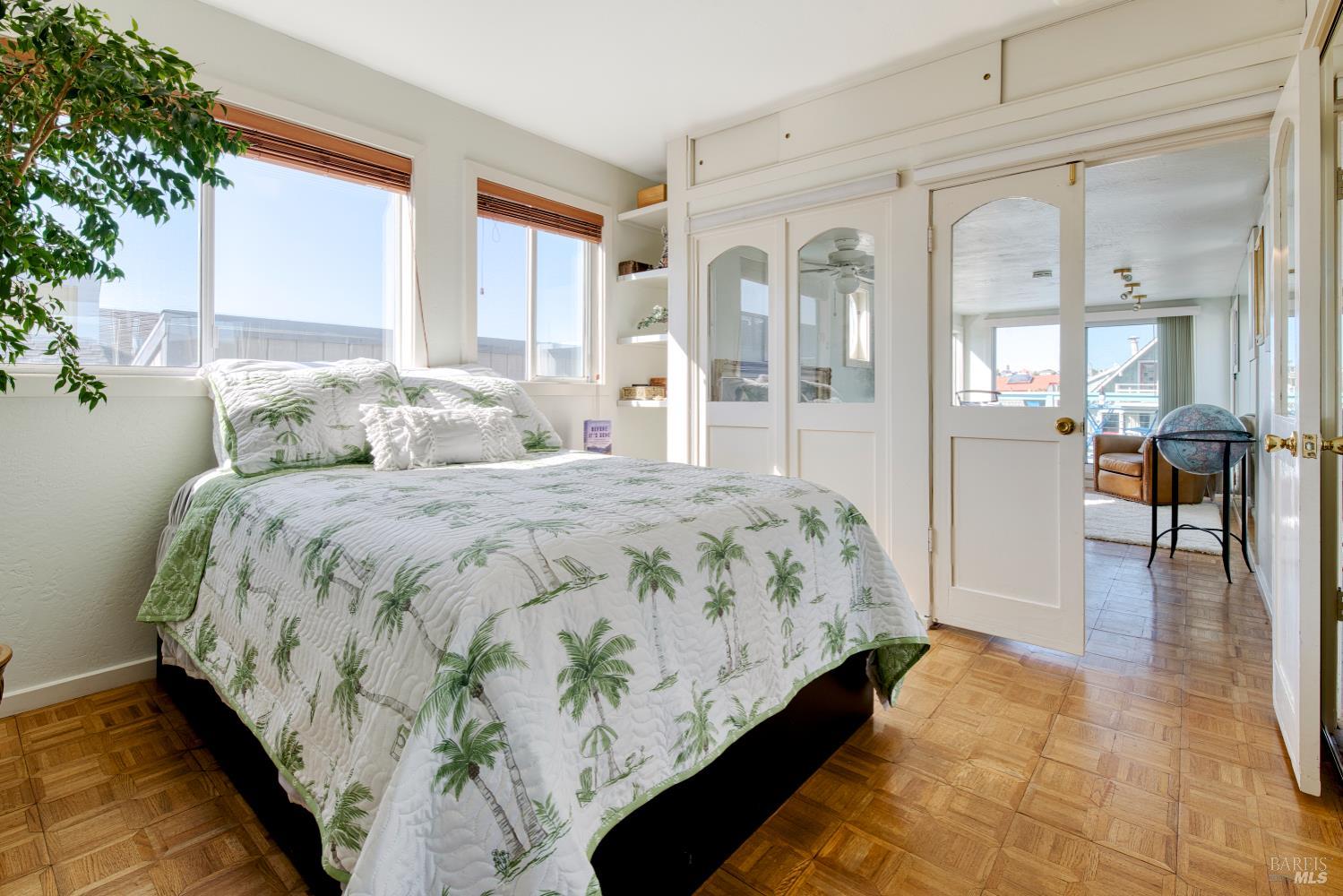 Detail Gallery Image 9 of 32 For 35 W Pier Unkn, Sausalito,  CA 94965 - 1 Beds | 1 Baths