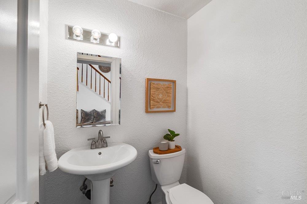 Detail Gallery Image 20 of 43 For 720 Military St, Benicia,  CA 94510 - 2 Beds | 2/1 Baths