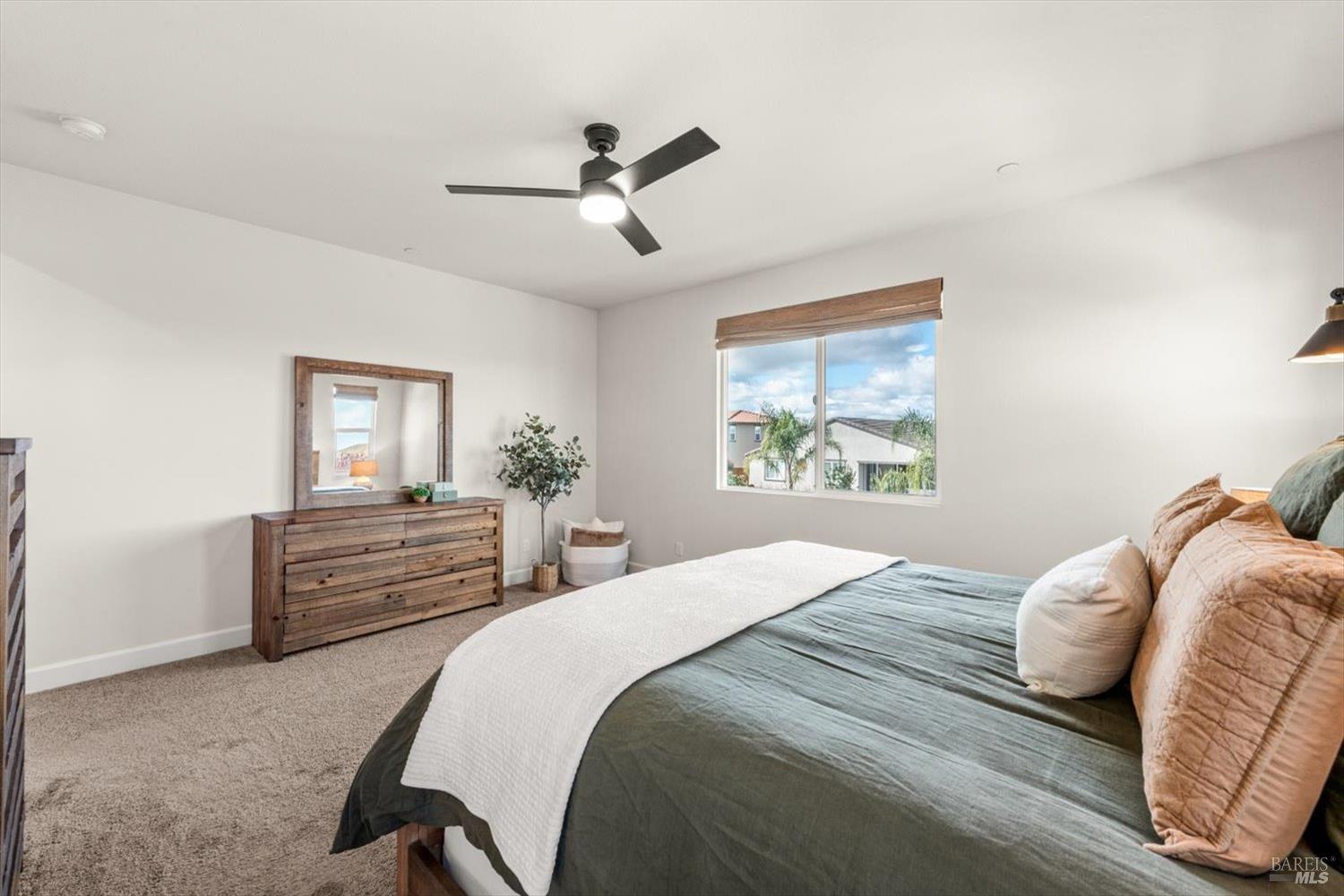 Detail Gallery Image 54 of 97 For 710 Fielding Way, Dixon,  CA 95620 - 5 Beds | 4 Baths